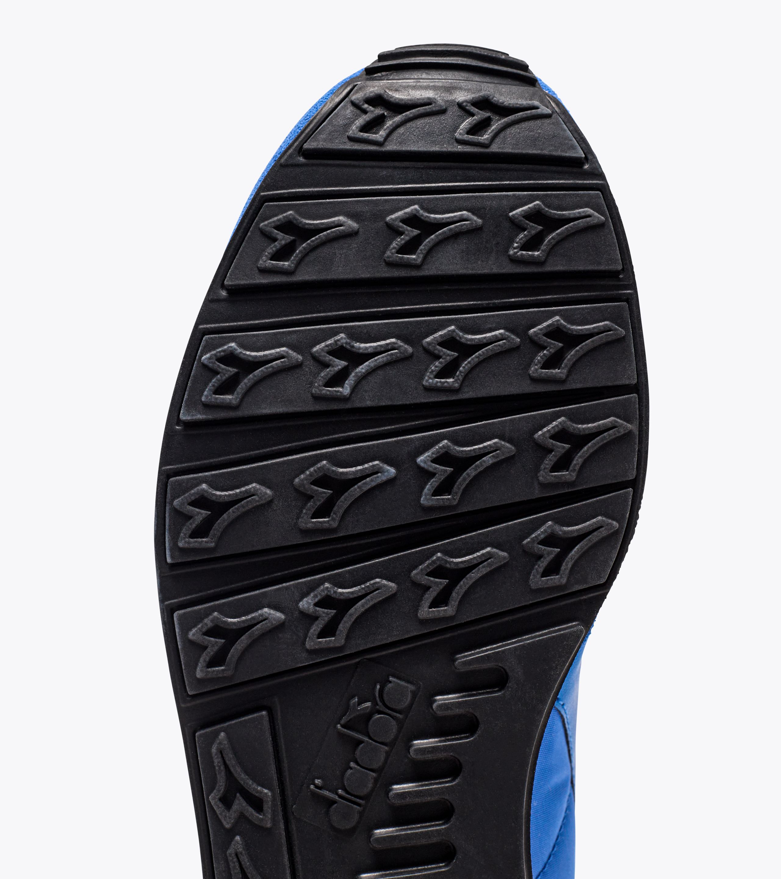 Camaro running shoes store