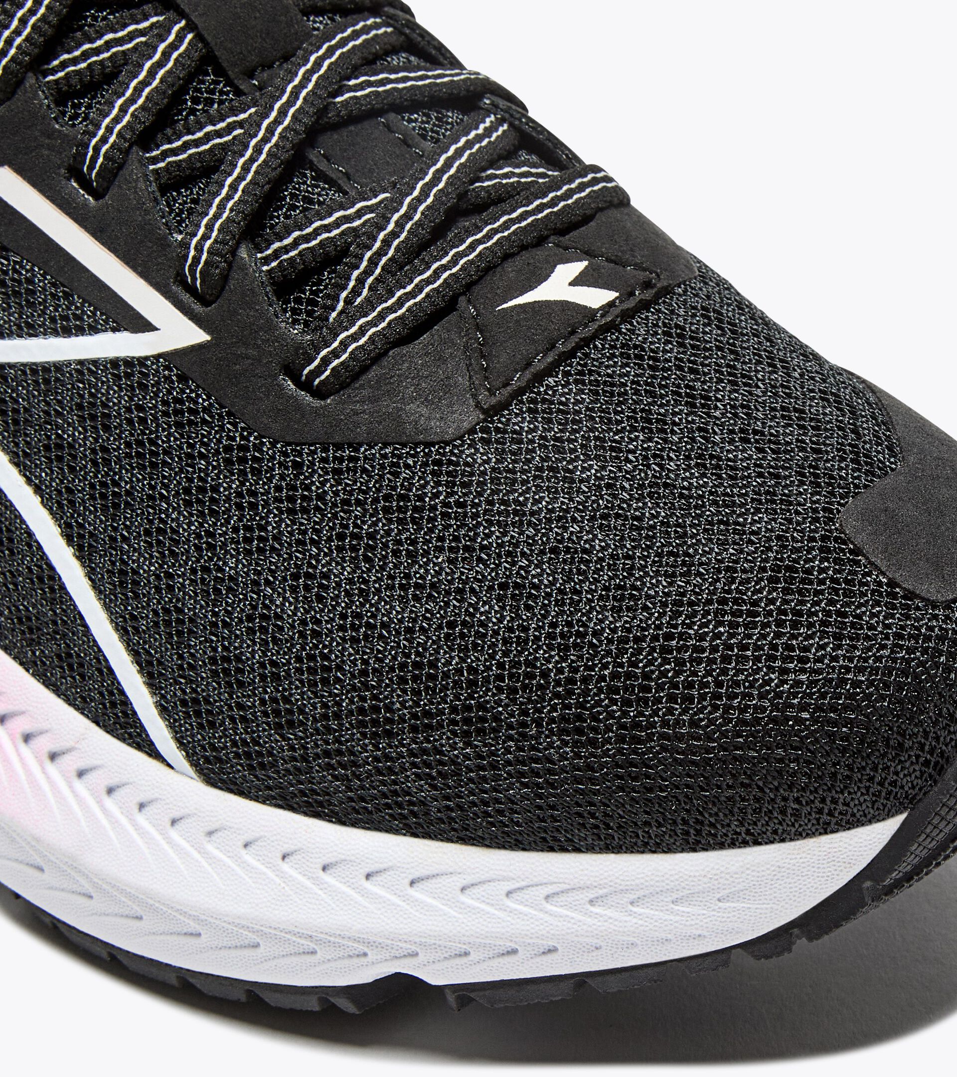Neutral running shoes -  Women’s
 STRADA 2 W BLACK/WHITE (C7406) - Diadora