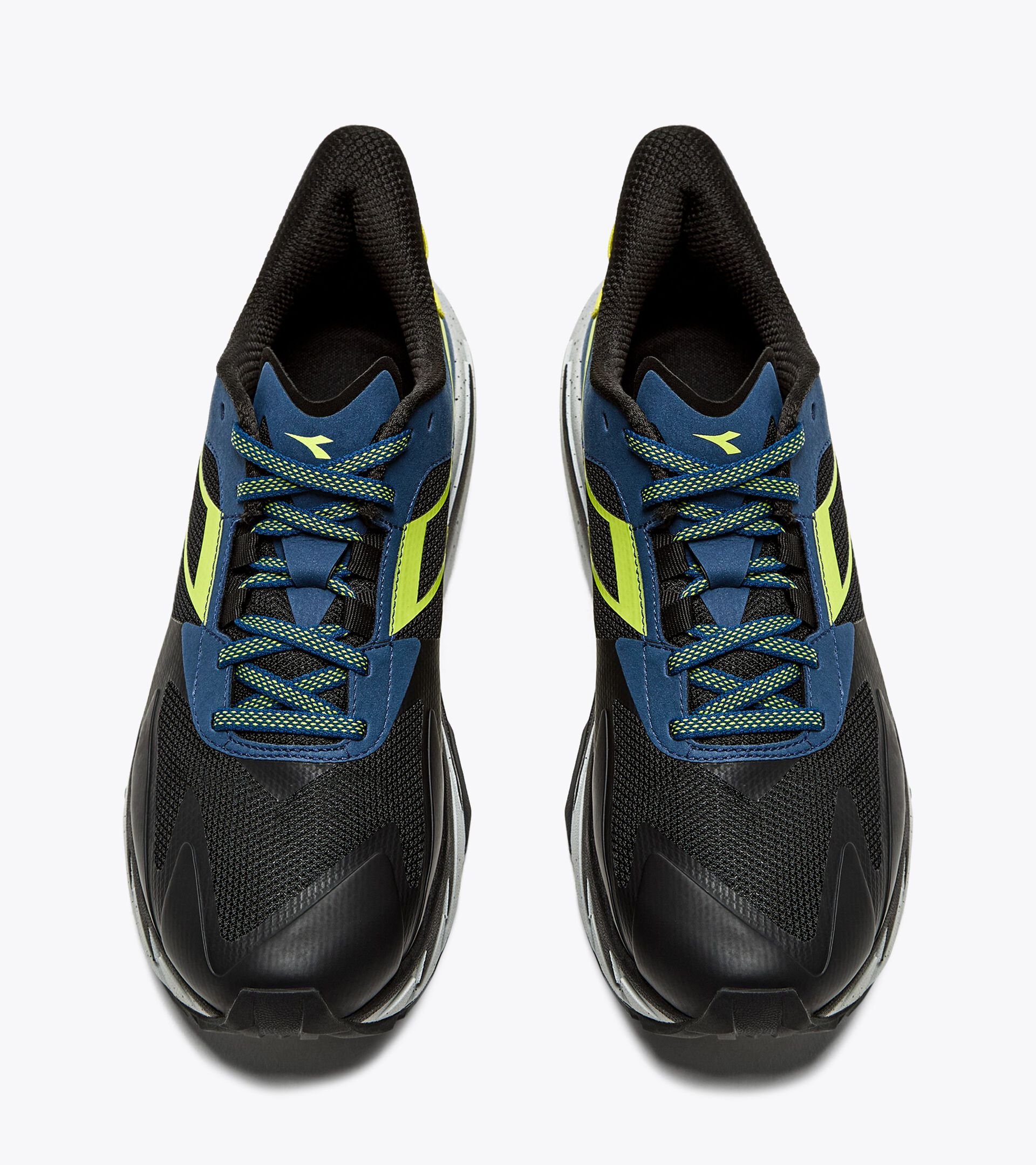 Trail Running Shoes - Unisex EQUIPE SESTRIERE-XT BLK/EVENING PRIMROSE/SILVER DD - Diadora