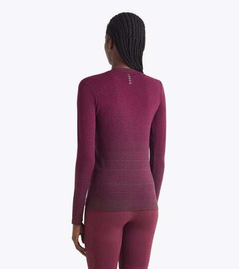 L. LS T-SHIRT STRATOUNO, MAROON BANNER Long-sleeved, technical t-shirt for temperature control - Running - Women’s
L. LS T-SHIRT STRATOUNO MAROON BANNER - Diadora