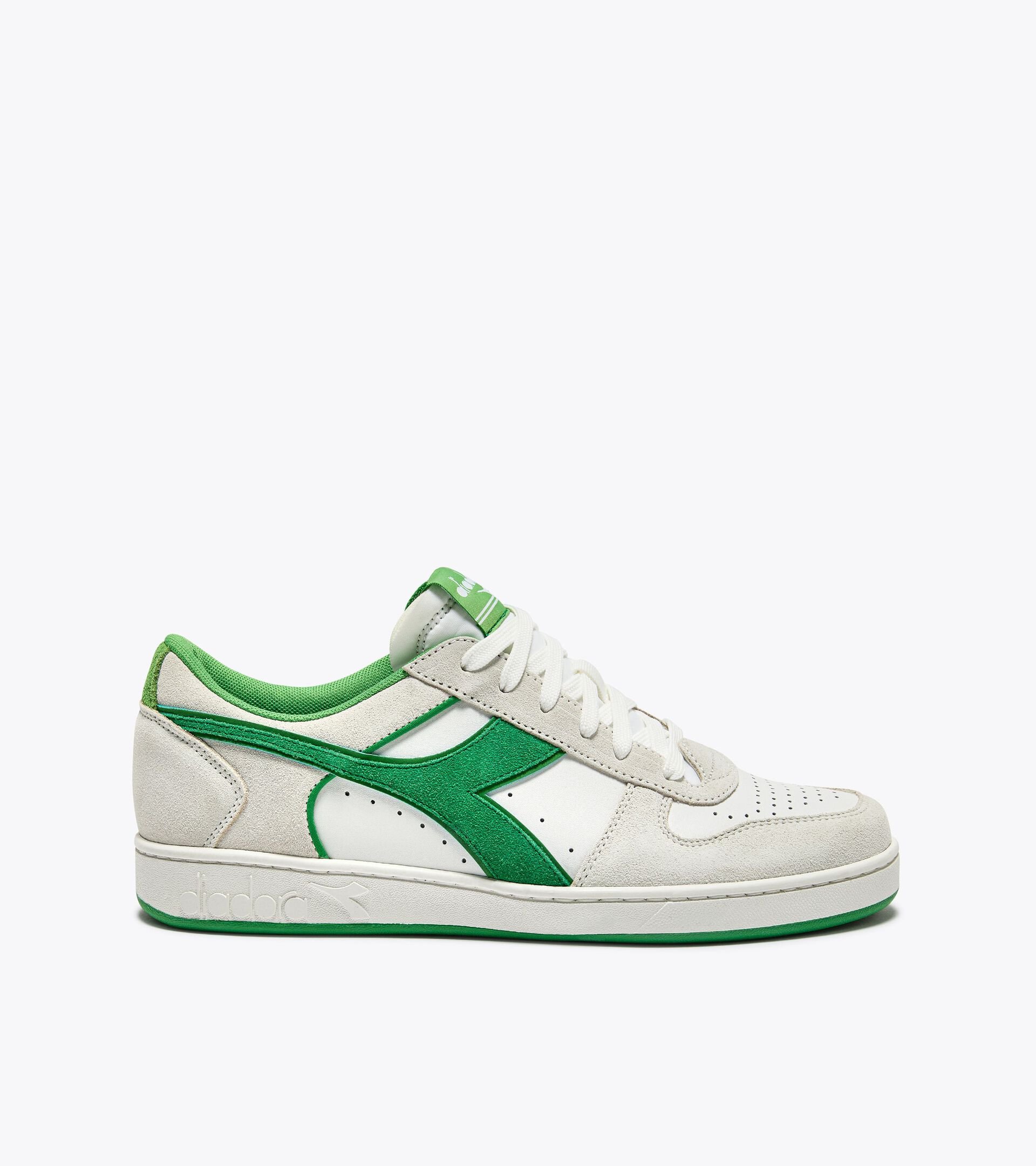 Sporty sneakers - All-Gender MAGIC BASKET LOW SUEDE LEATHER WHITE/ISLAND GREEN - Diadora