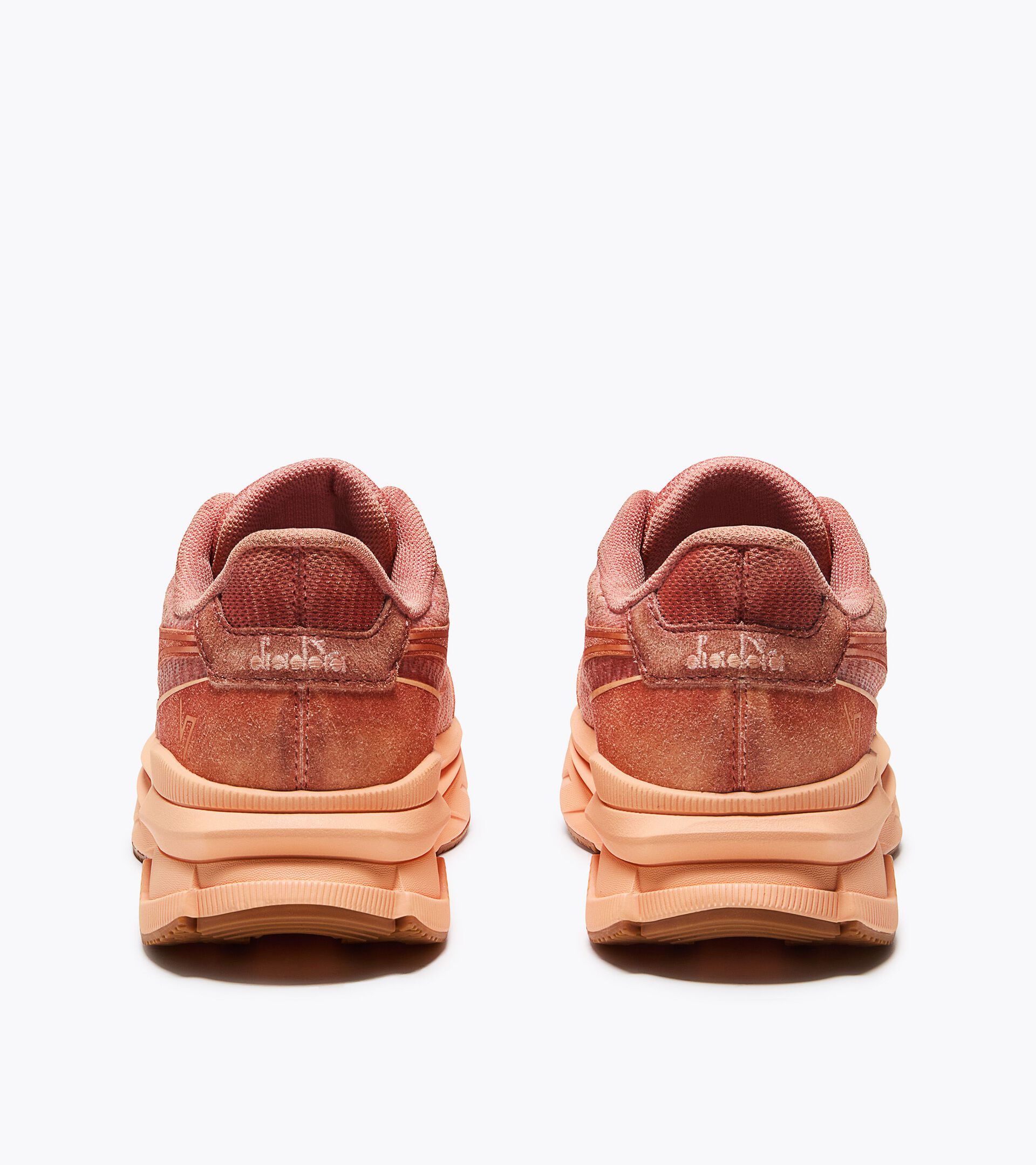 Archive Design Sneaker - All-gender V7000 DIP DYE SHELL CORAL - Diadora