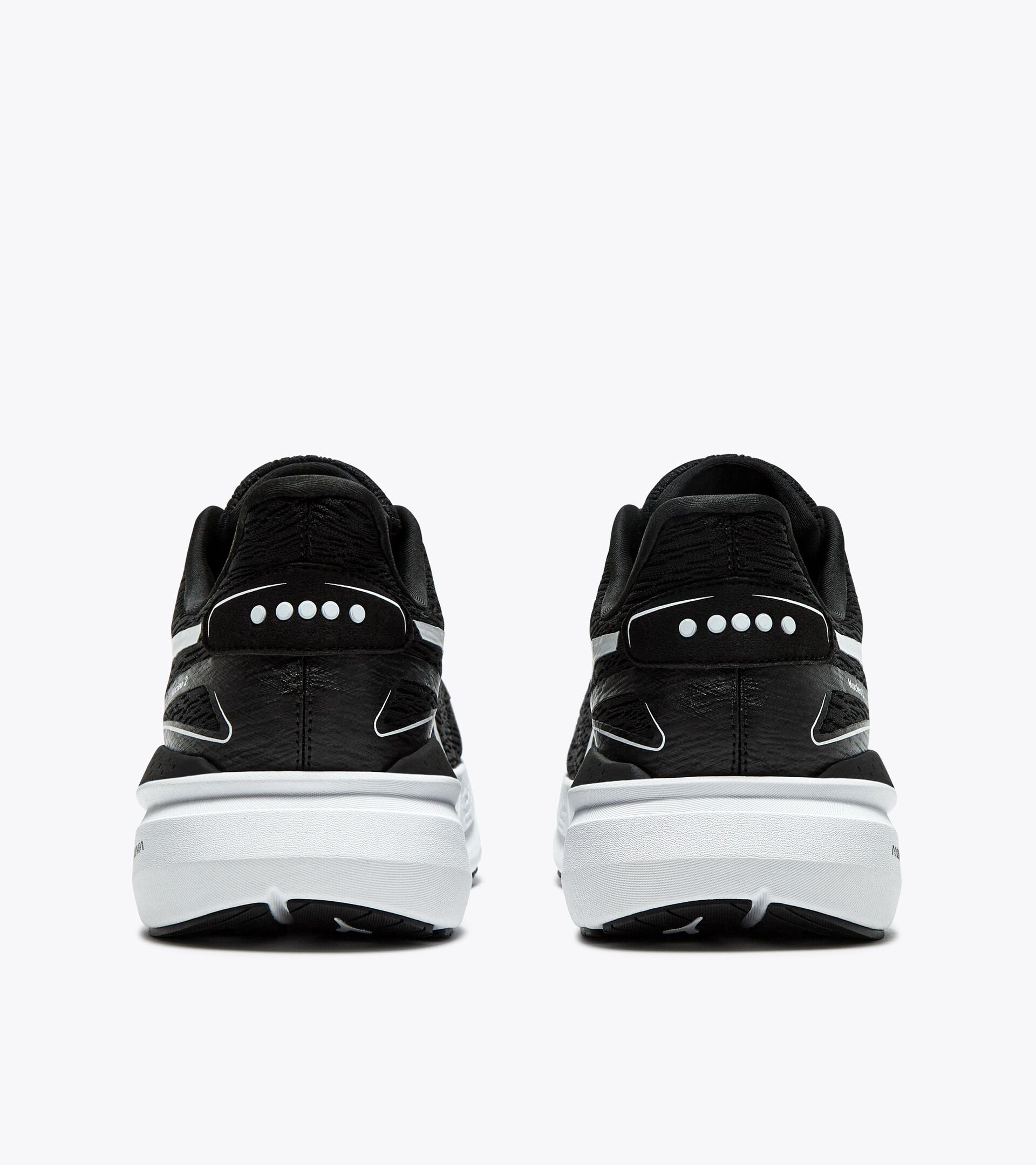 Running shoe - Comfort and stability - Women’s NUCLEO 2 W BLACK /WHITE - Diadora
