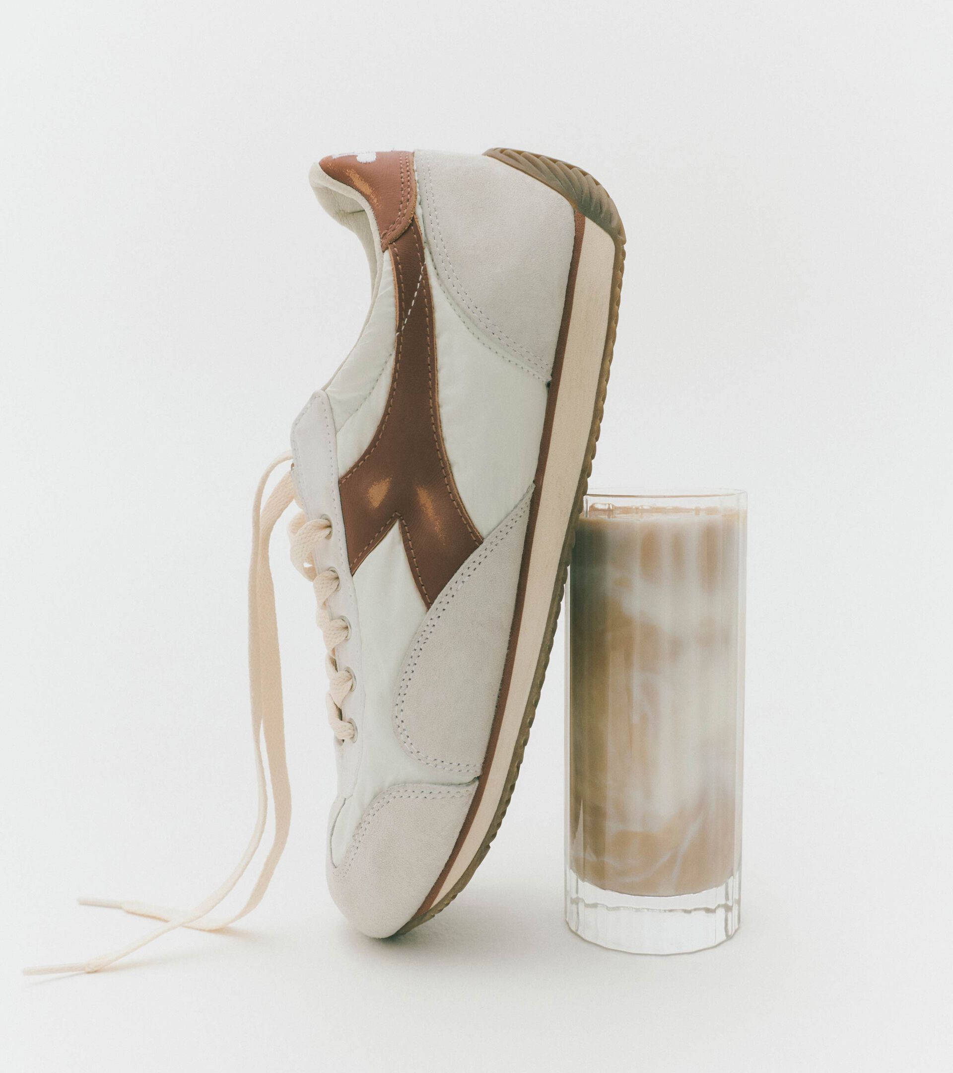 Suede leather Heritage Sneaker - All-gender EQUIPE VELA SW WHITE - Diadora