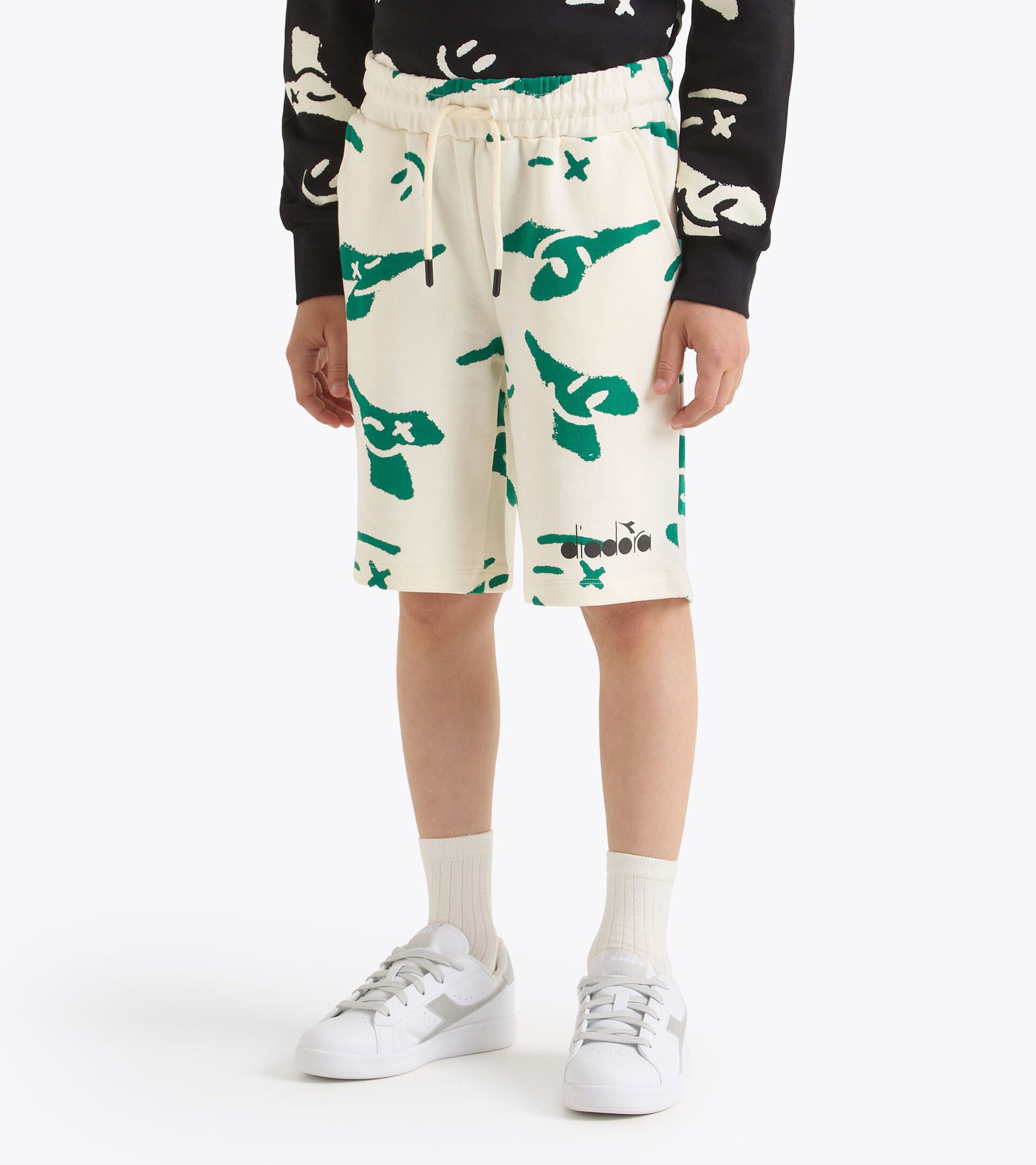Bermuda - Fit comfort - Boy
JB. BERMUDA SMILE LOGO CREAM - Diadora