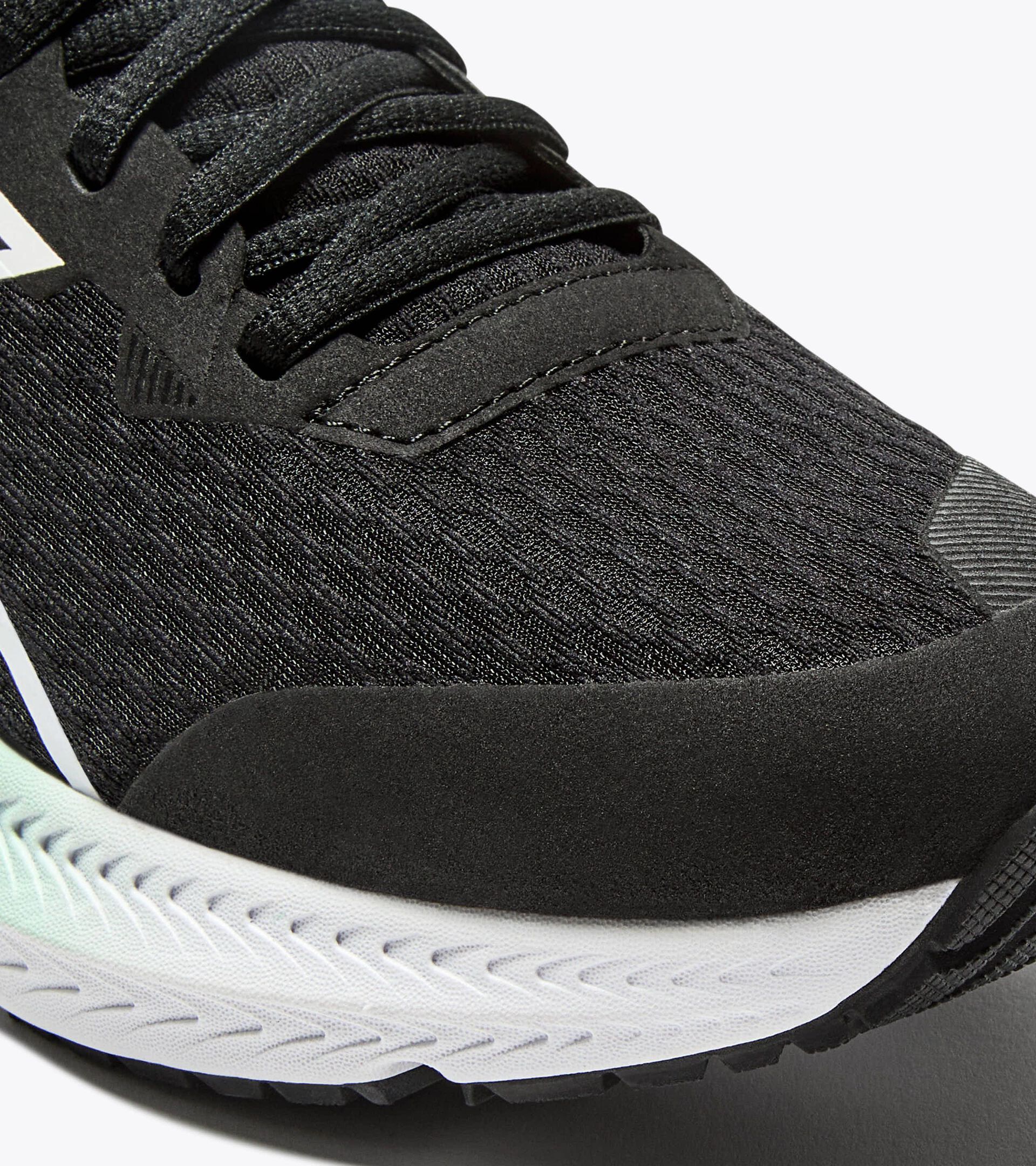 Neutral running shoes -  Women&rsquo;s
 STRADA 3 W BLACK/WHITE (C7406) - Diadora