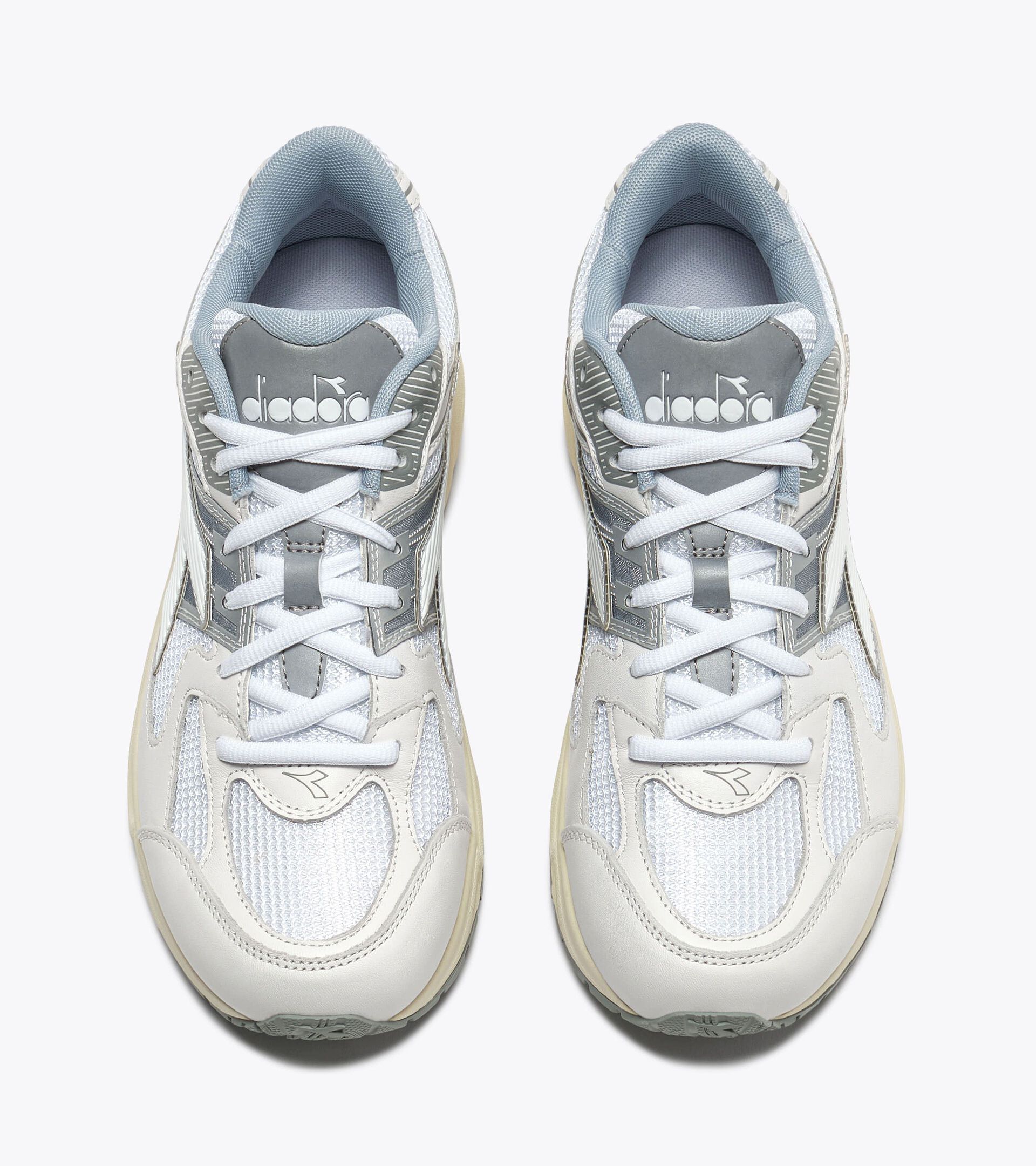 Zapatilla deportiva de piel - Para todos los g&eacute;neros
 MYTHOS STAR LEA BLANCO/BLANCO/BLANCO - Diadora