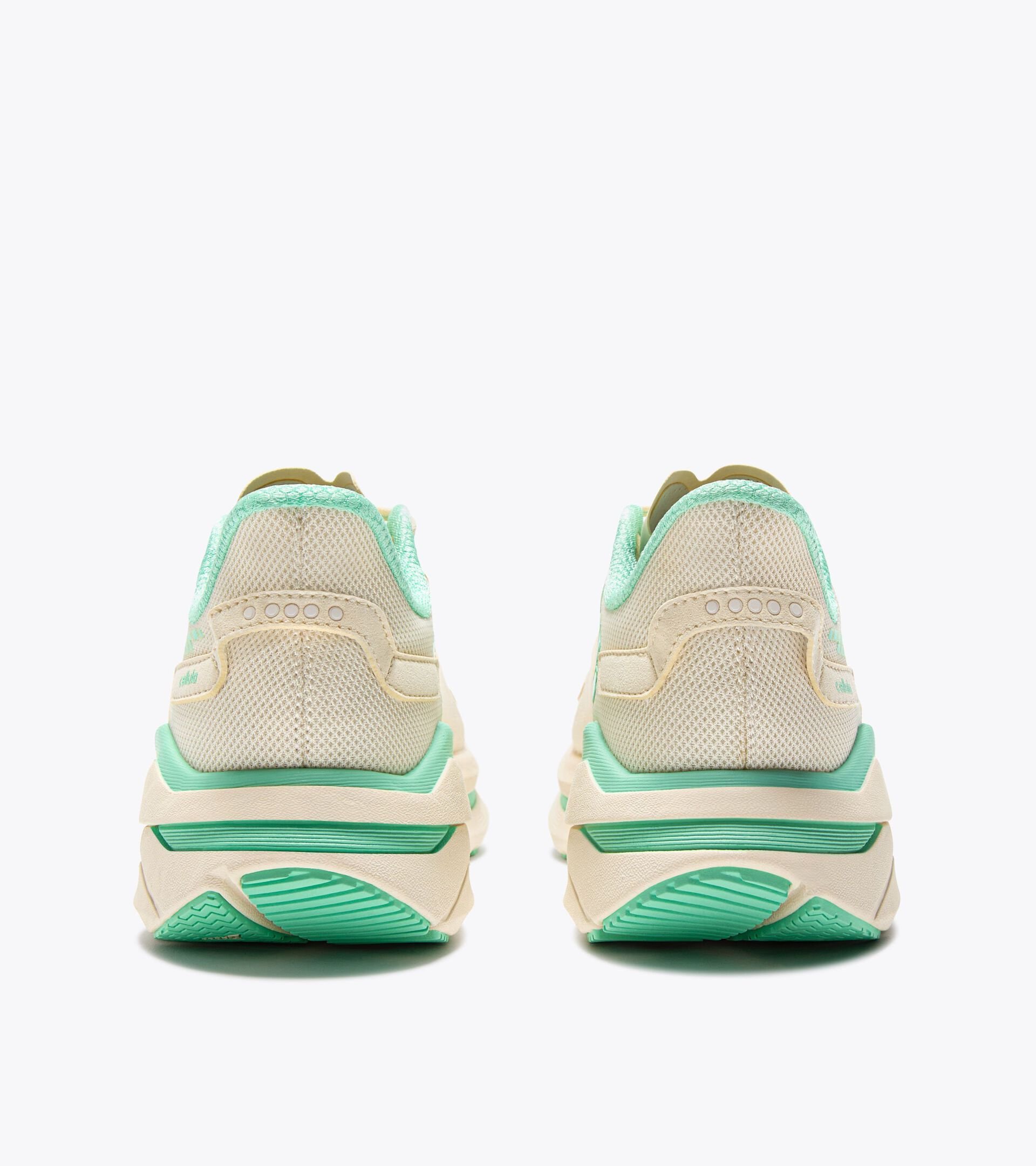 Running shoe - Comfort and stability - Women’s
CELLULA W WHISPER WHITE/CABBAGE - Diadora