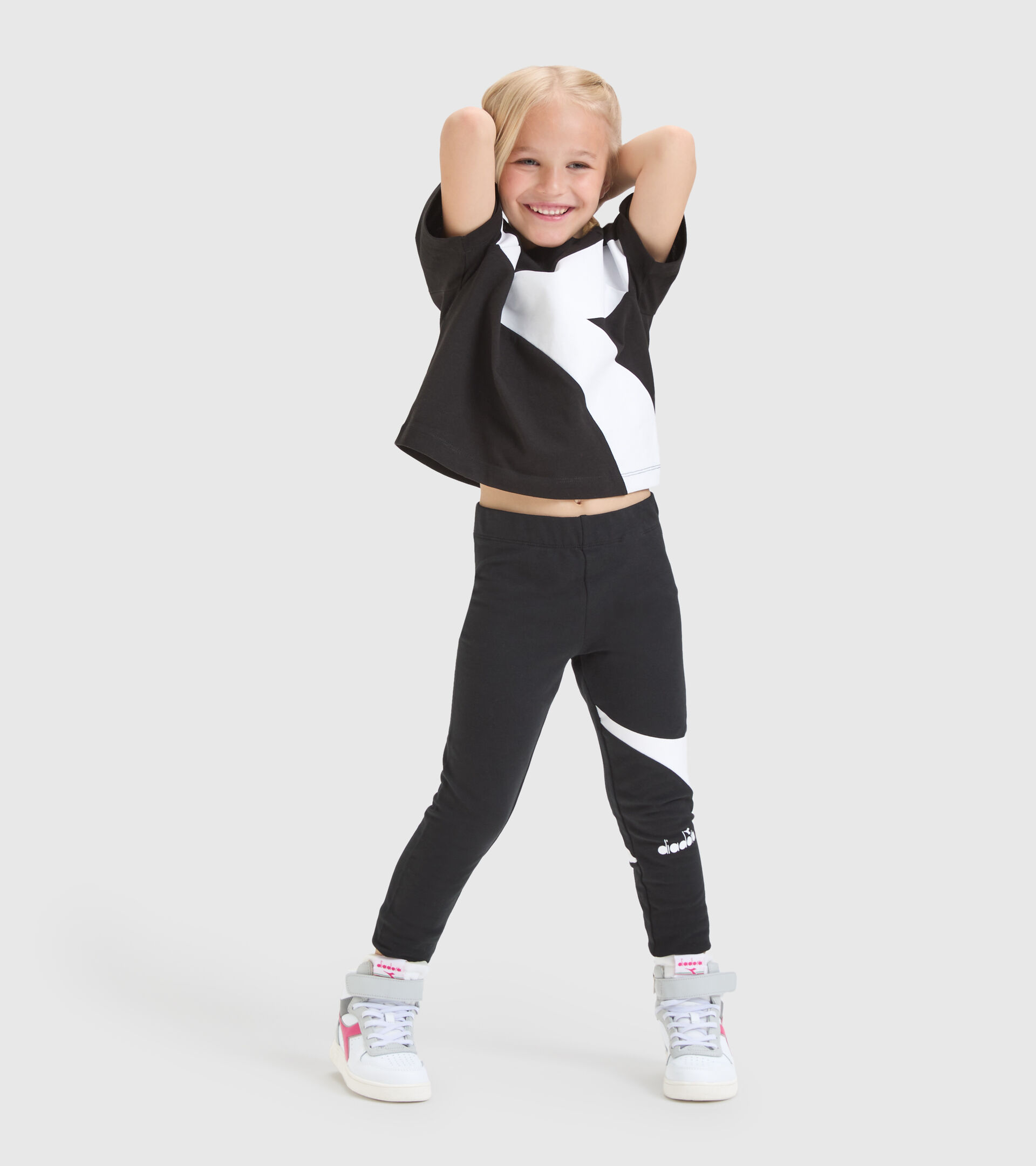 Cotton sports T-shirt - Girls JG.T-SHIRT SS POWER LOGO BLACK - Diadora