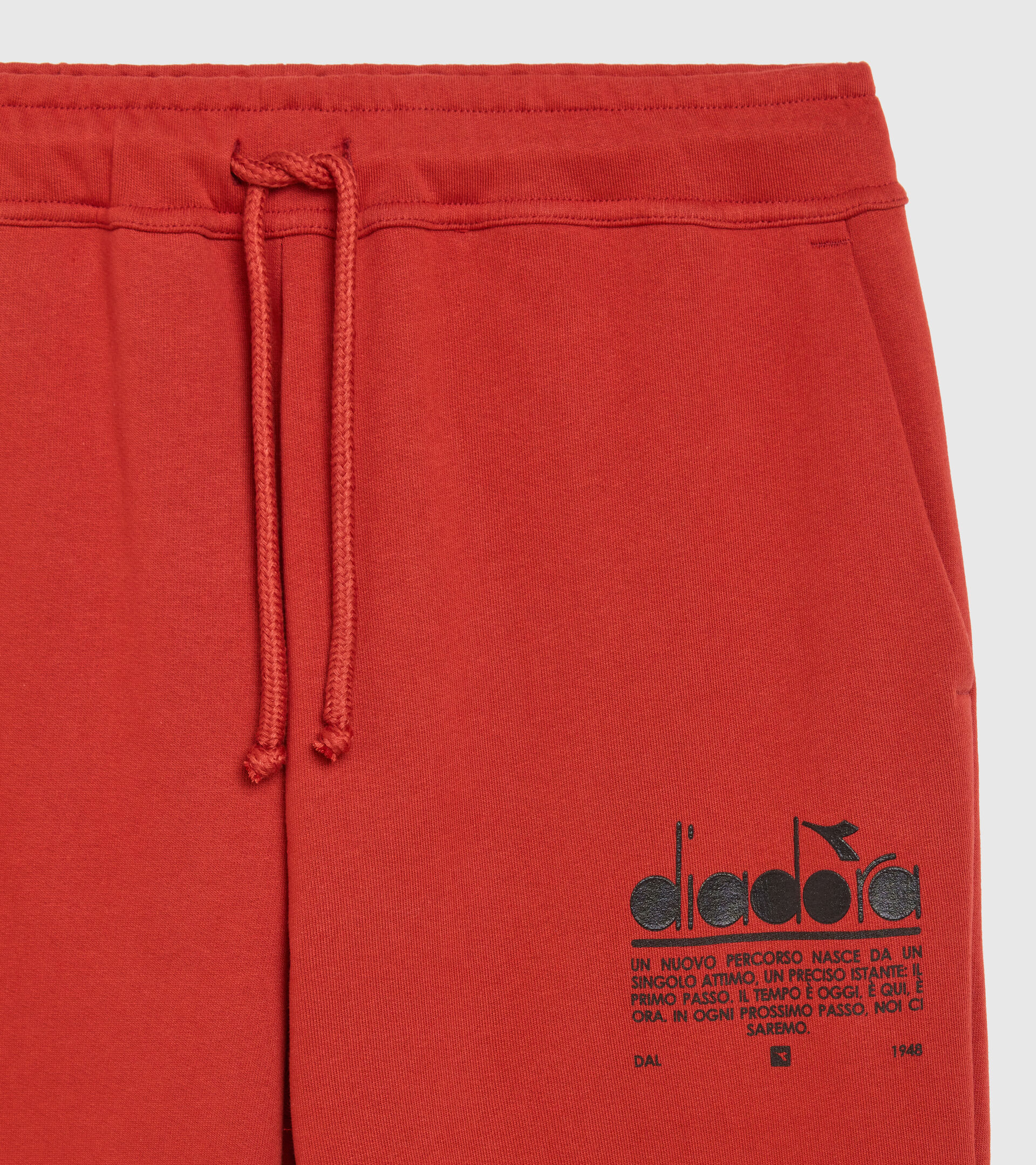 Sporthose aus Baumwolle - Unisex PANT MANIFESTO BOSSA NOVA BRAUN - Diadora