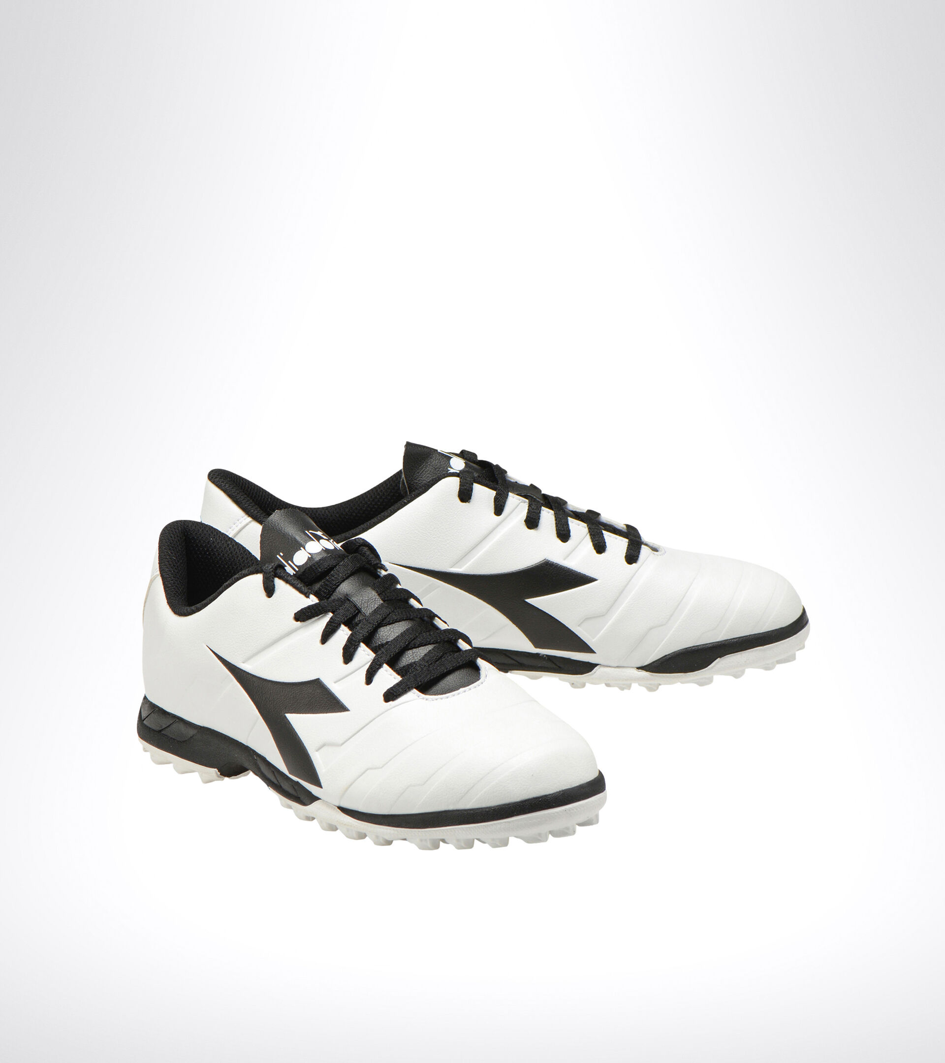 Chaussures de football pour terrains durs ou gazon synthétique PICHICHI 3 TF BLANC/NOIR (C0351). - Diadora