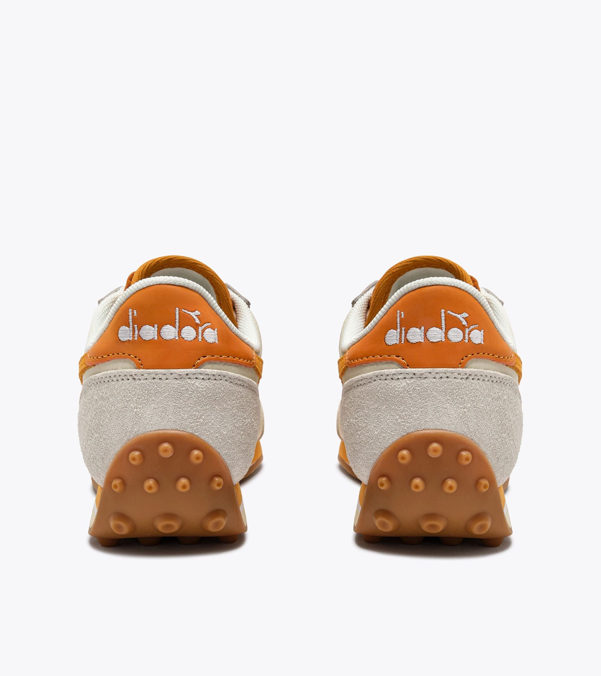 Sneakers en cuir profil bas - Pour tous les genres RALLY PUNCHED BIANCO/ARANCIO SENAPE - Diadora