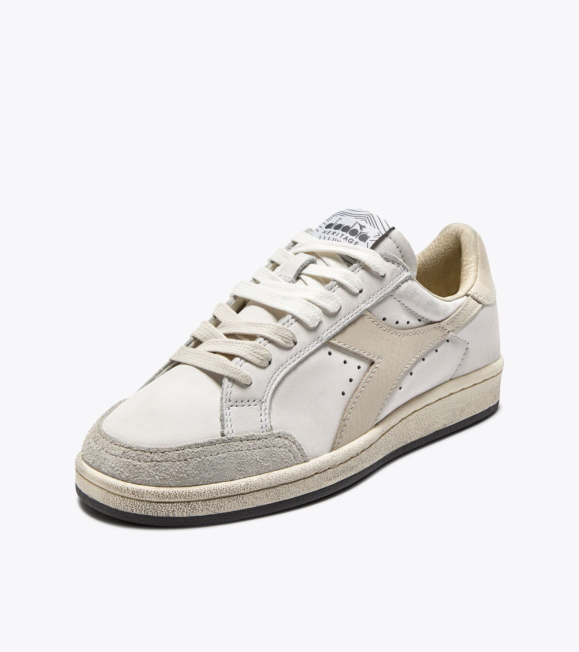 Zapatilla Heritage de piel - Para todos los géneros
 PRESTIGE USED BLANCO/RAYO DE LUNA - Diadora