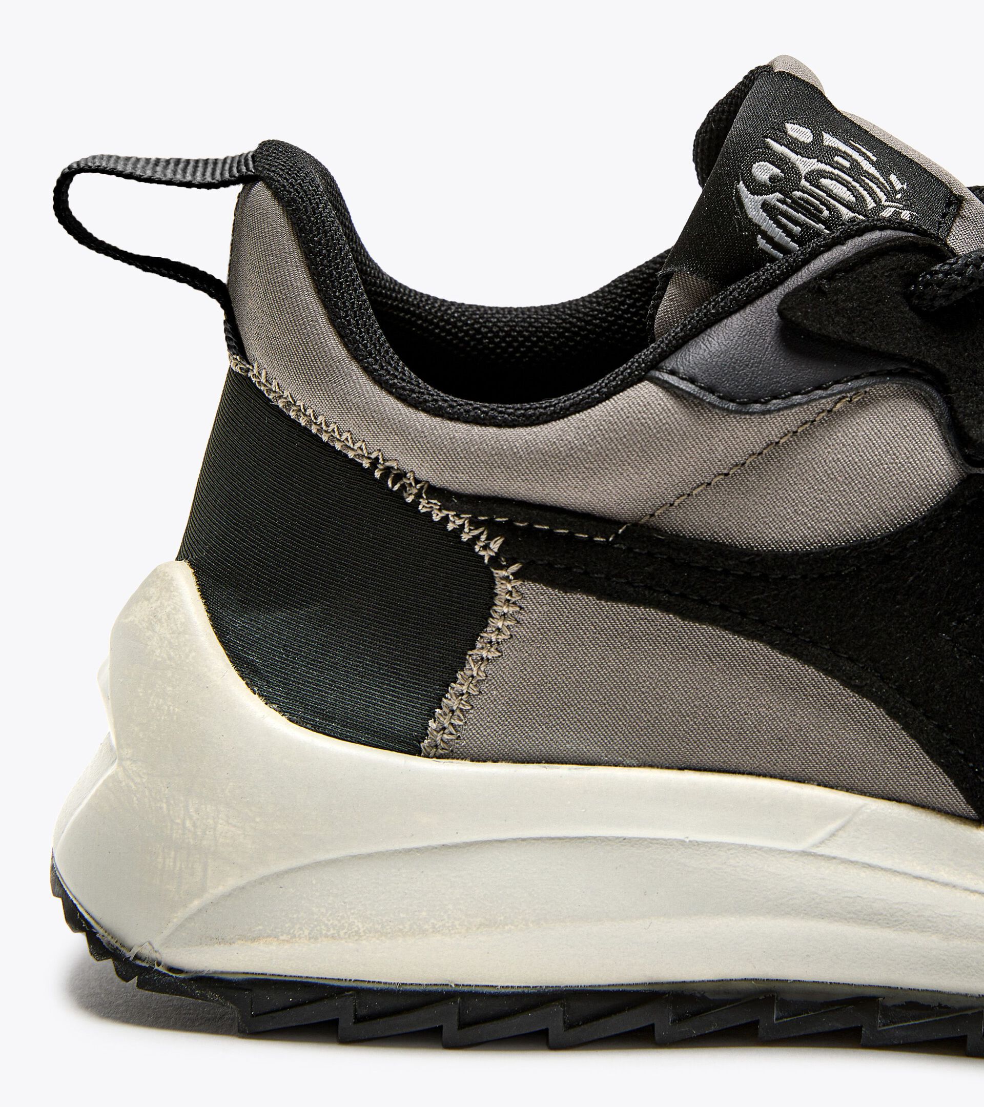 Sporty sneakers - Women JOLLY DUNES BLACK/BLACK - Diadora