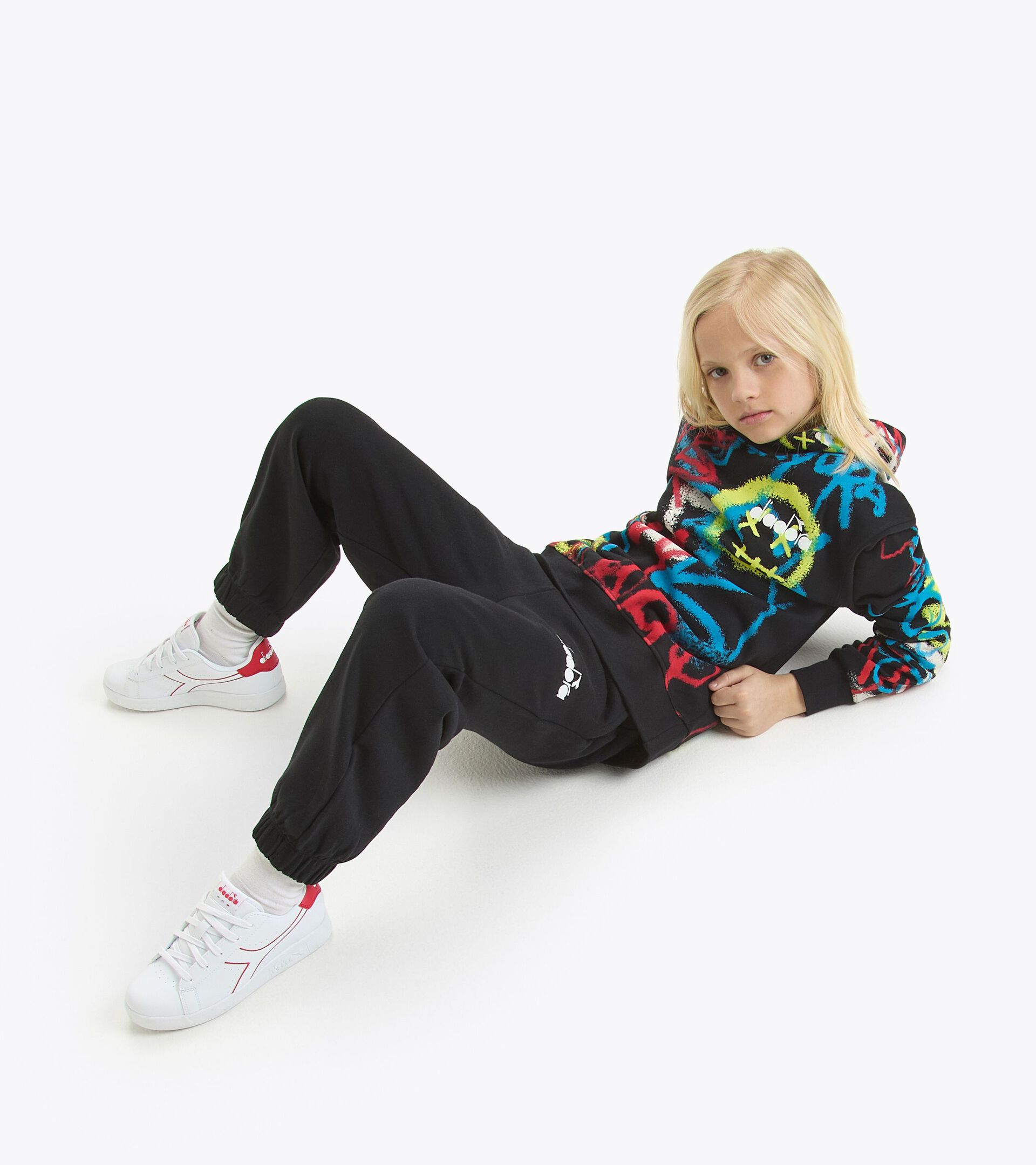 Hoodie - Graffiti-inspired print - Boy
JB. HOODIE GRAFFITI BLACK - Diadora