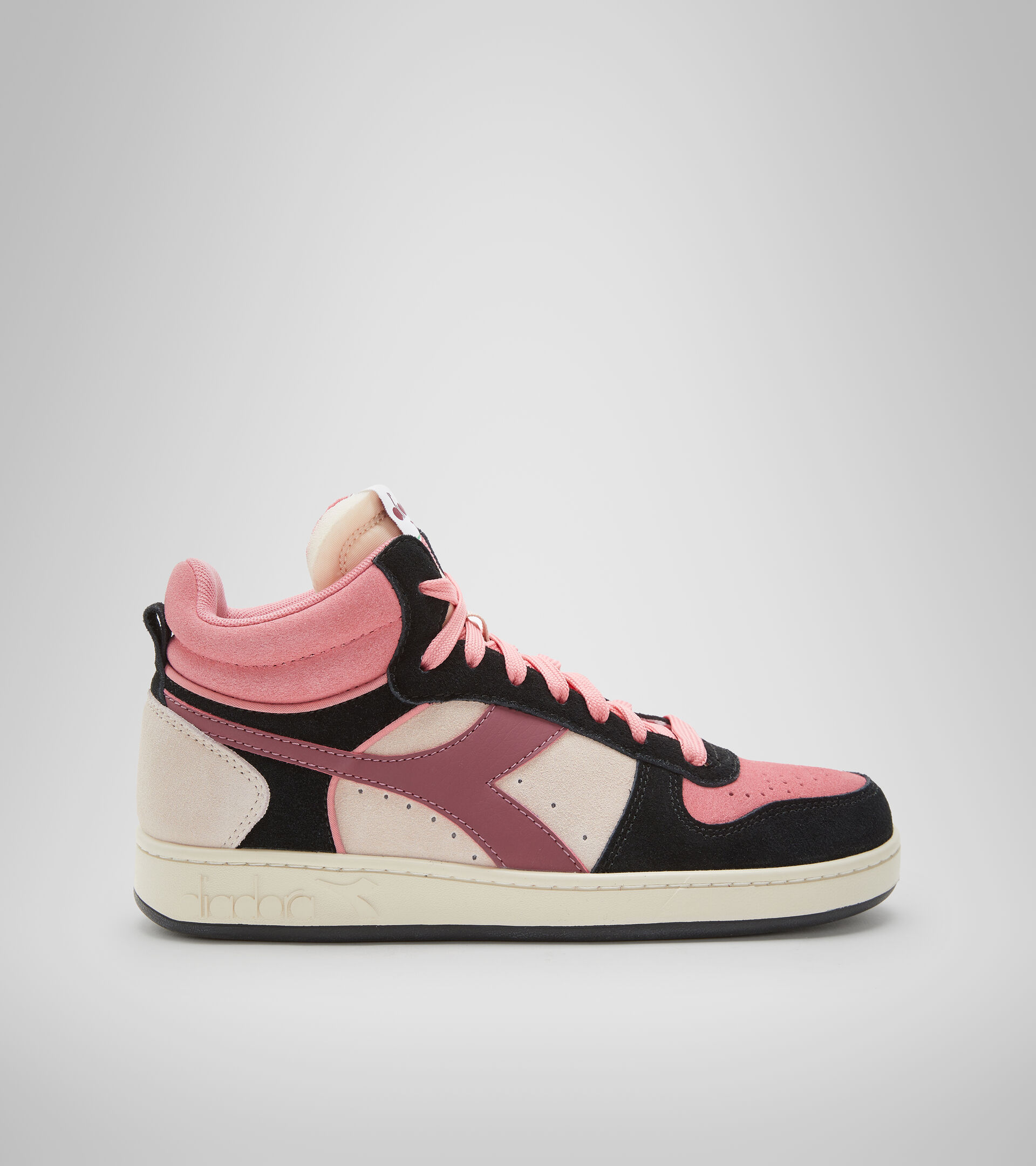 Sports shoes - Women MAGIC BASKET DEMI SUEDE WN SILVER PEONY/BLACK/TEA ROSE - Diadora