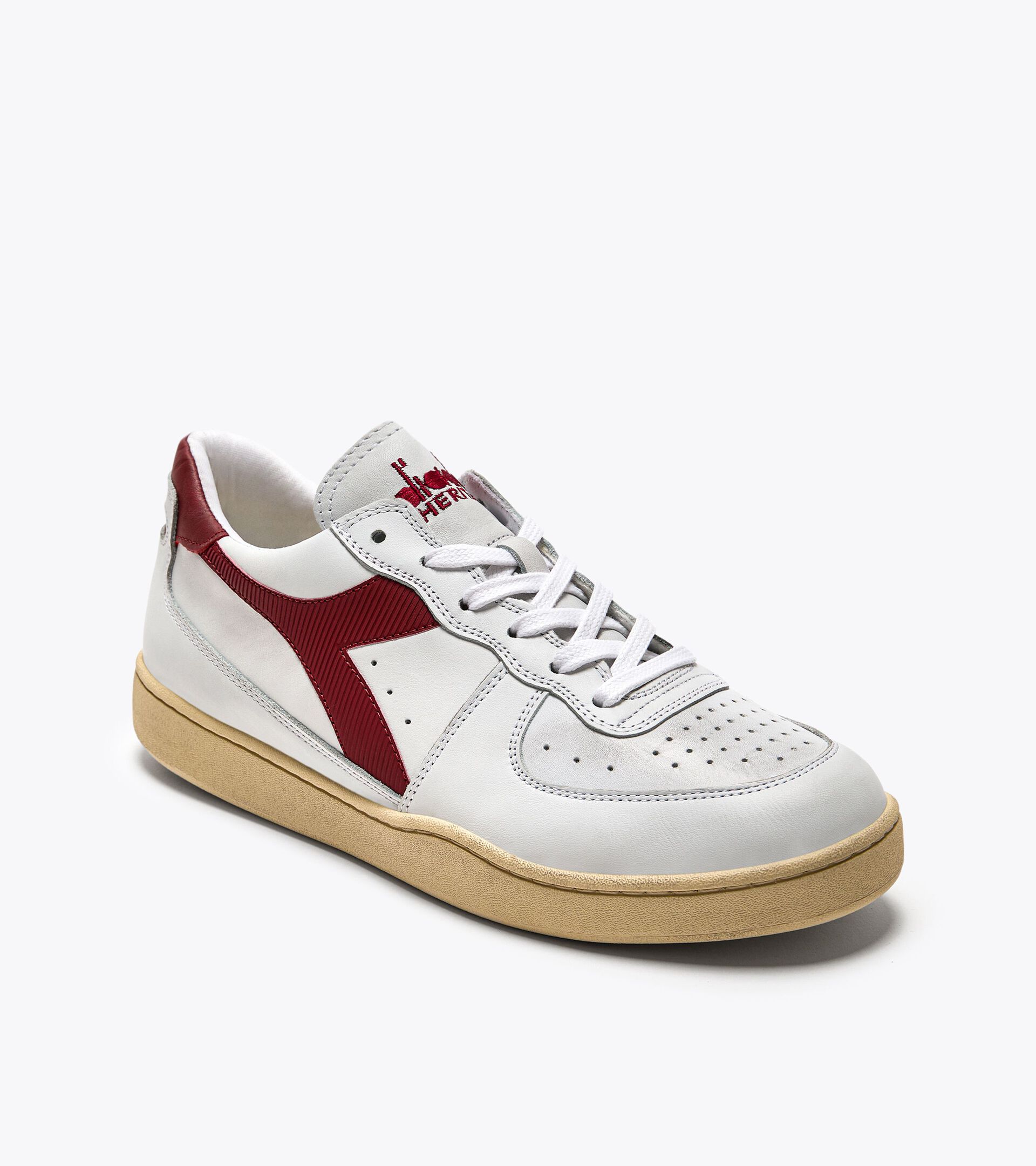 Heritage shoe - Gender Neutral MI BASKET LOW USED WHITE/GARNET - Diadora