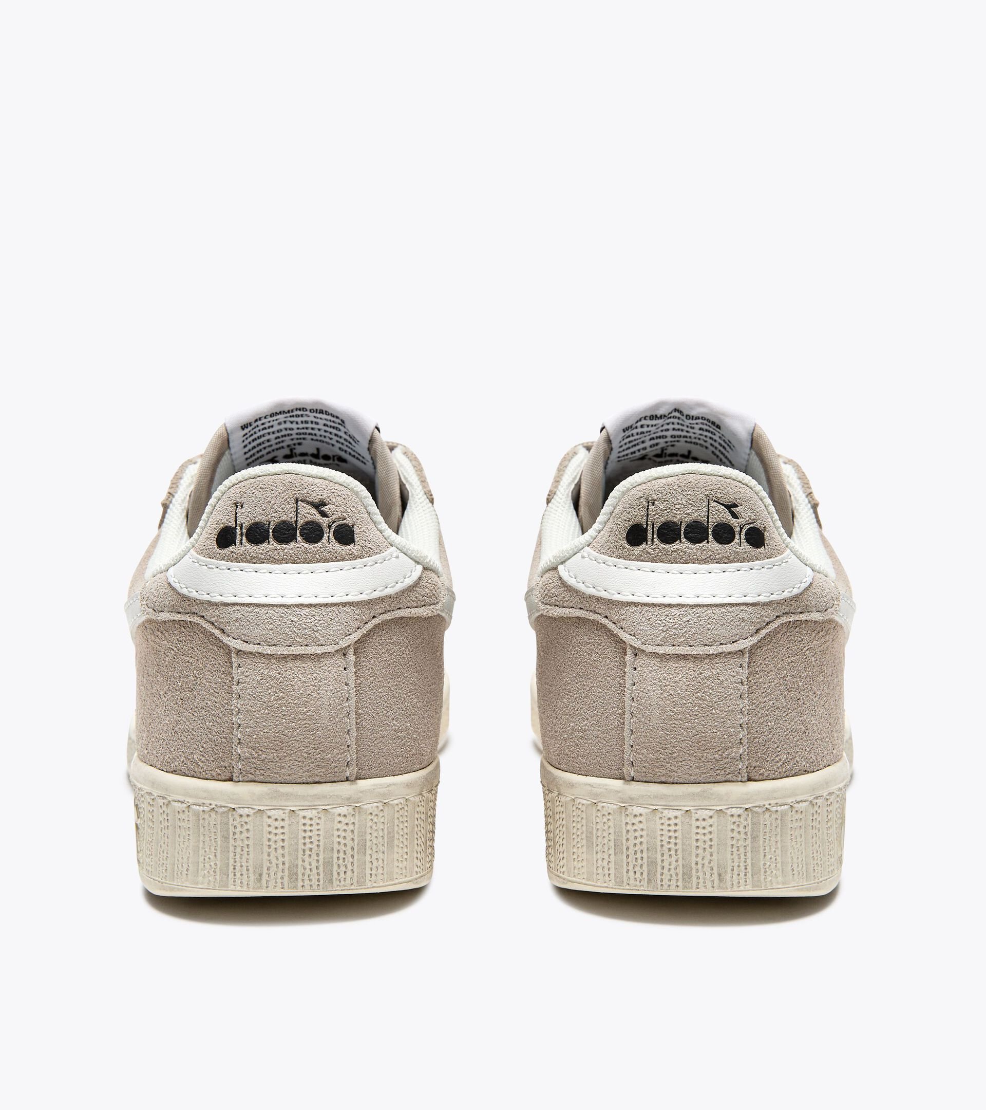 Sneaker sportiva - Per ogni genere GAME L LOW SUEDE WAXED GRIGIO ARGENTO - Diadora