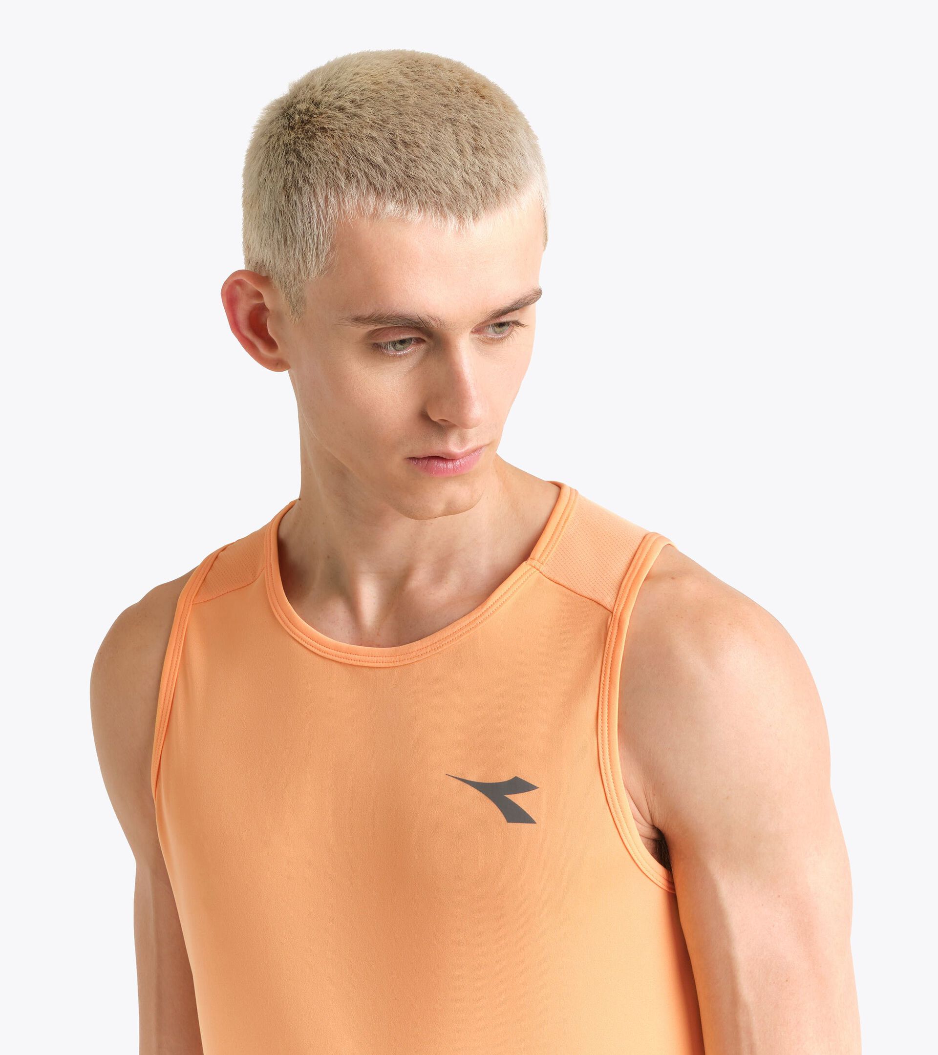 D&eacute;bardeur de running  - Homme
 TANK TARTE AU PECHE - Diadora