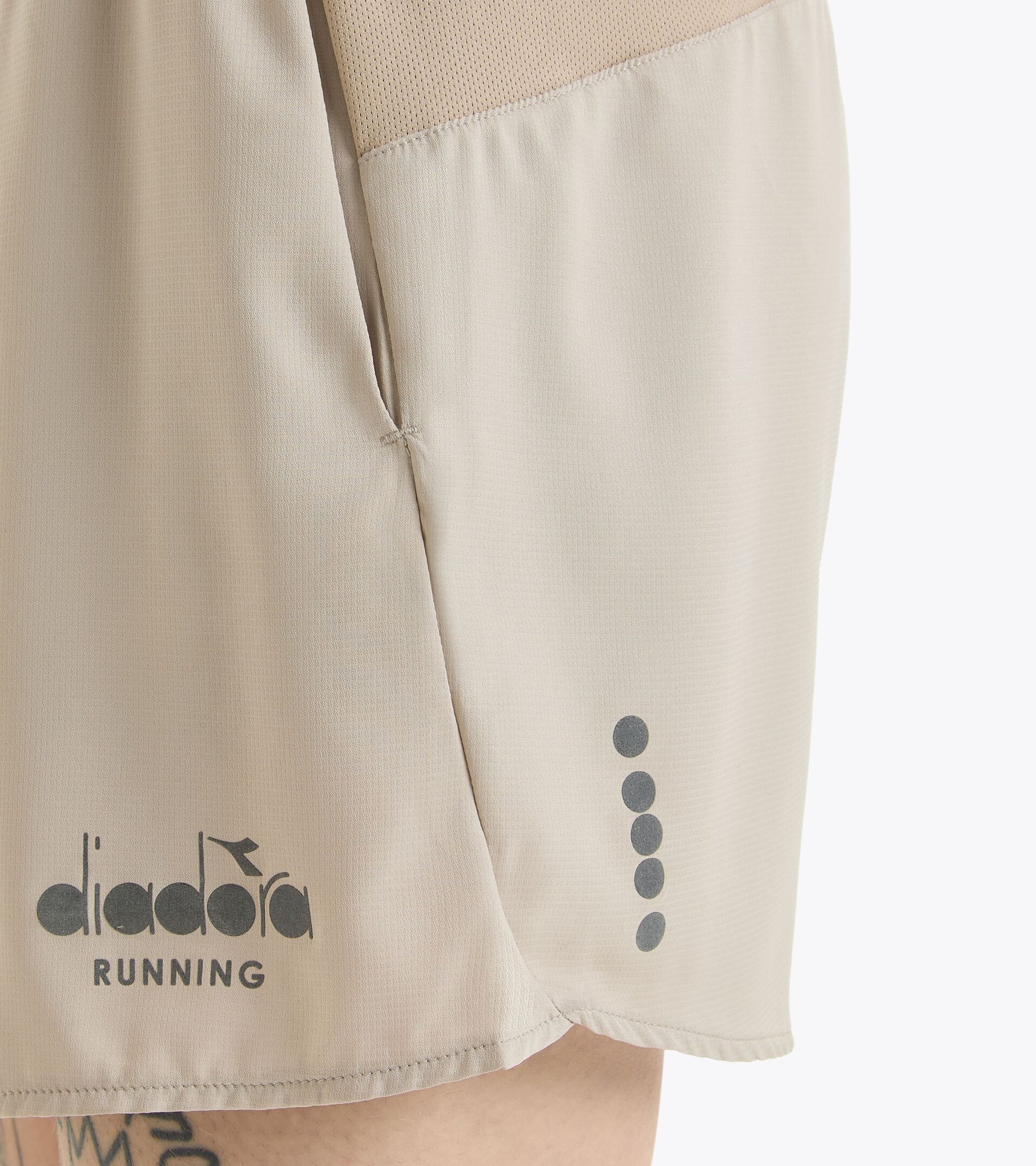 Short de running 5’’ - Tissu léger - Homme SHORTS 5'' MILL CITY BEIGE HOUMMOS - Diadora