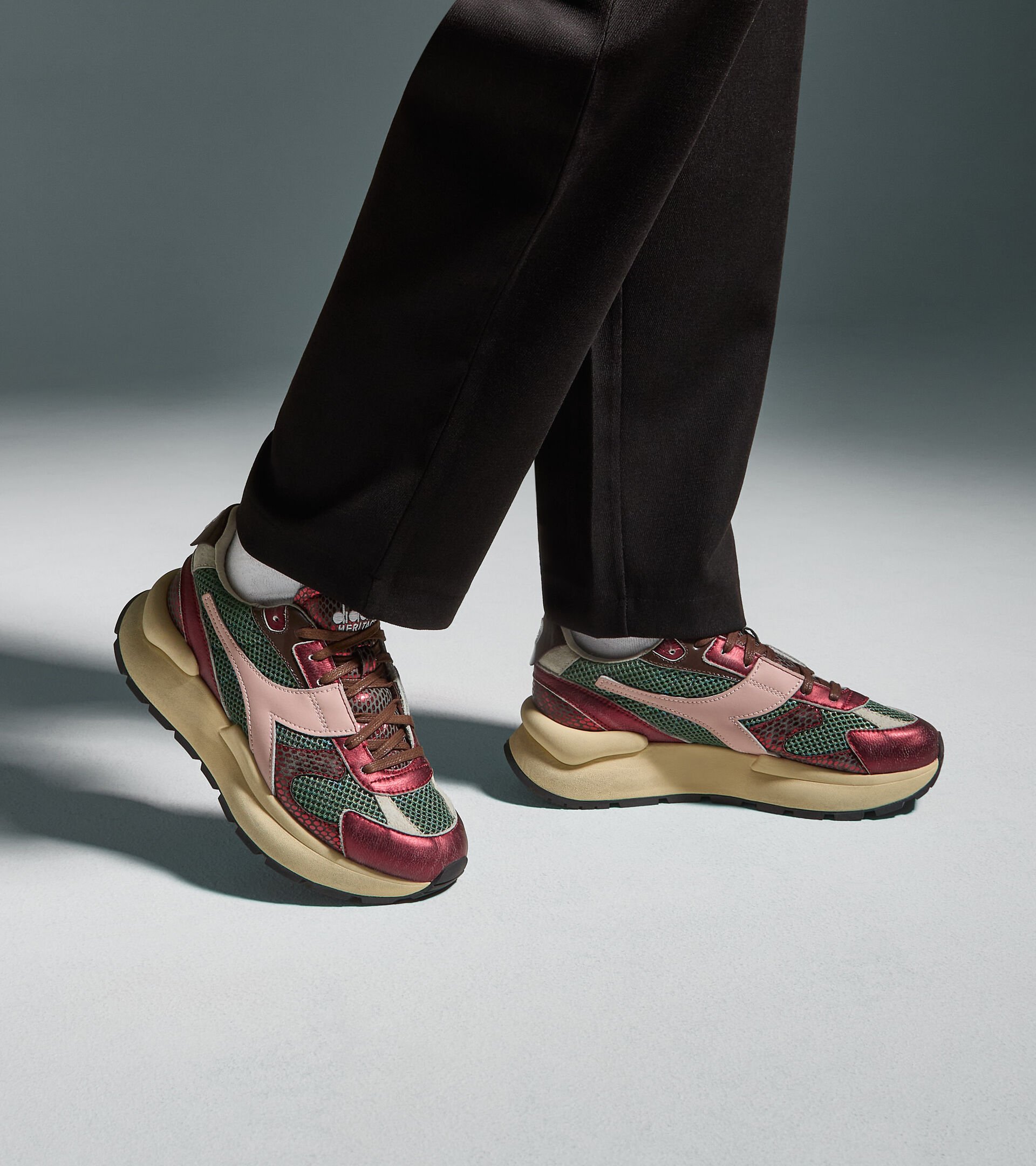 Sneakers Heritage - Femme MERCURY ELITE COBRA USED WN ROUGE GRENADE - Diadora