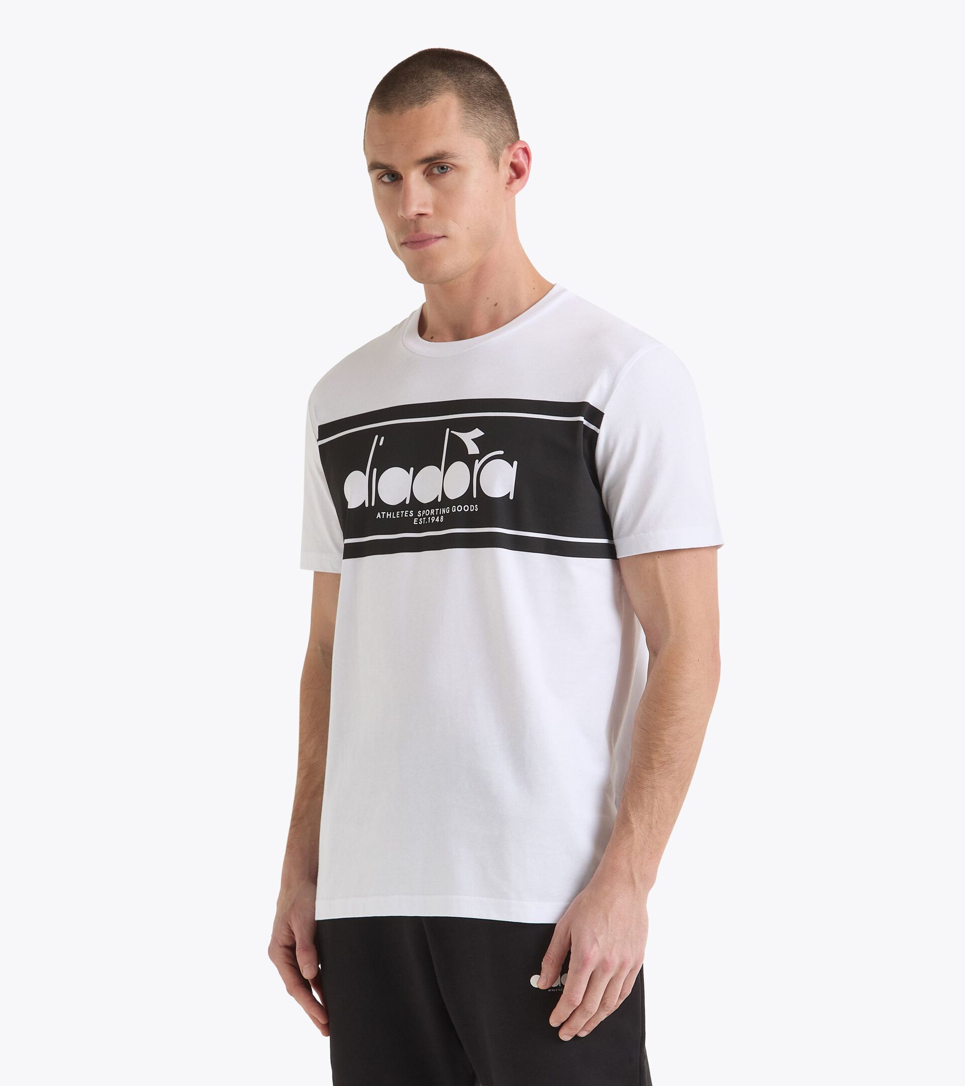 T-shirt - All-Gender
T-SHIRT SS LOGO OPTICAL WHITE/BLACK - Diadora