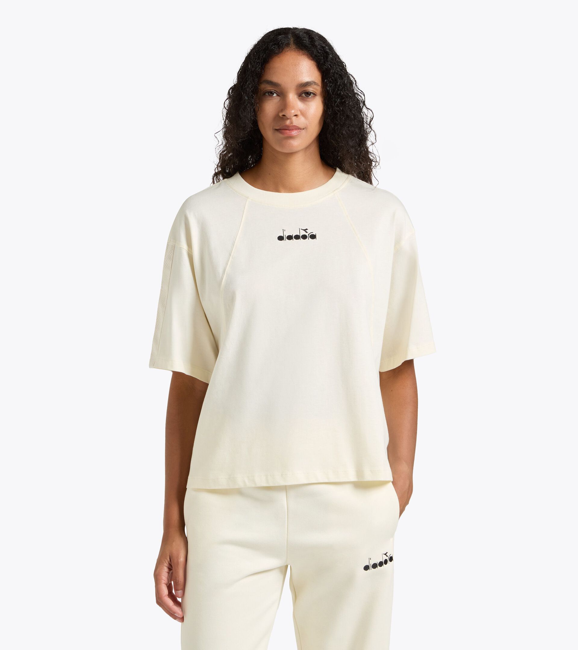 Short-sleeved T-shirt - Regular fit - Women's L. T-SHIRT SS LOGO WHISPER WHITE - Diadora
