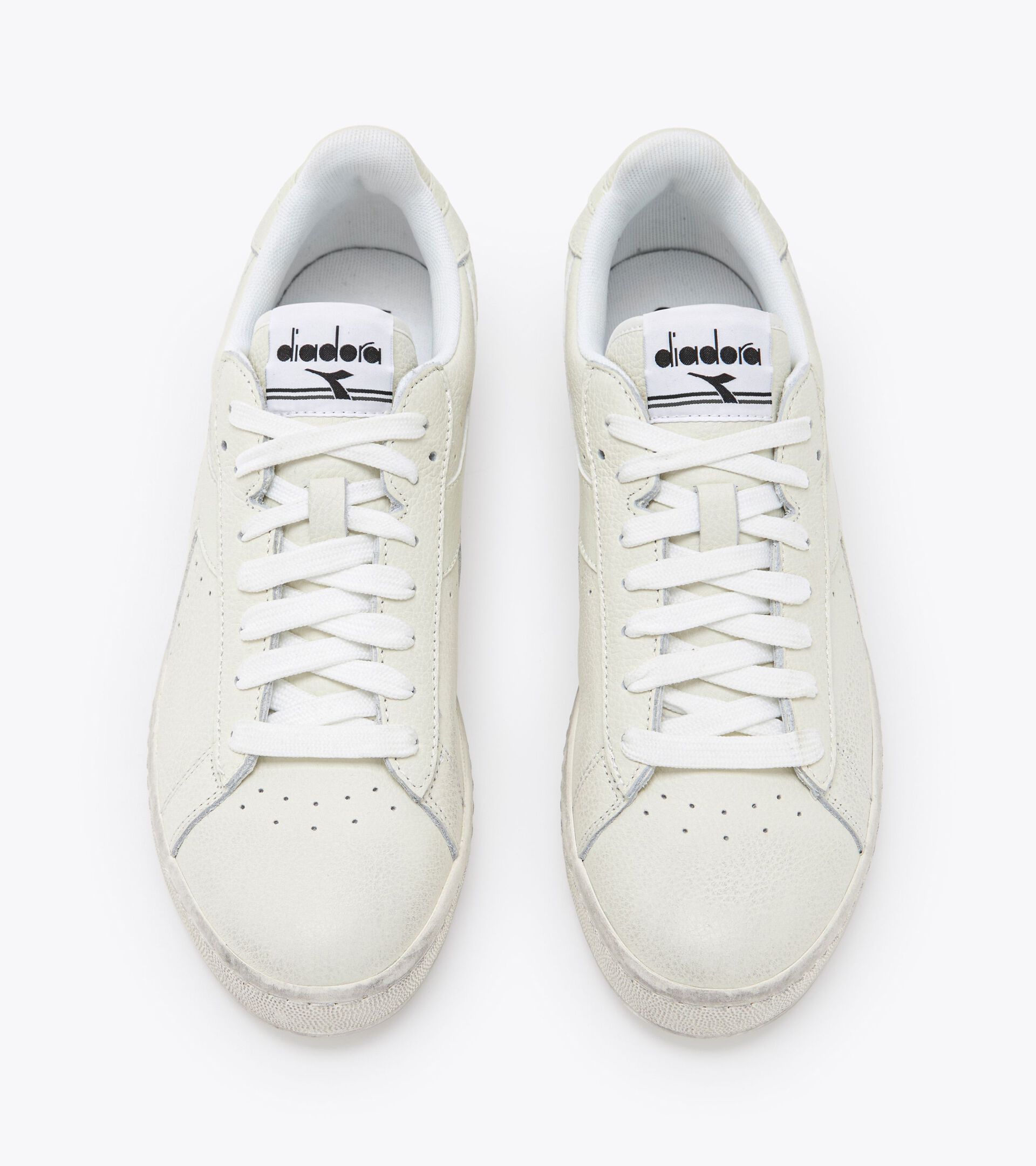 Sporty sneakers - Unisex GAME L LOW WAXED WHITE/WHITE/WHITE - Diadora