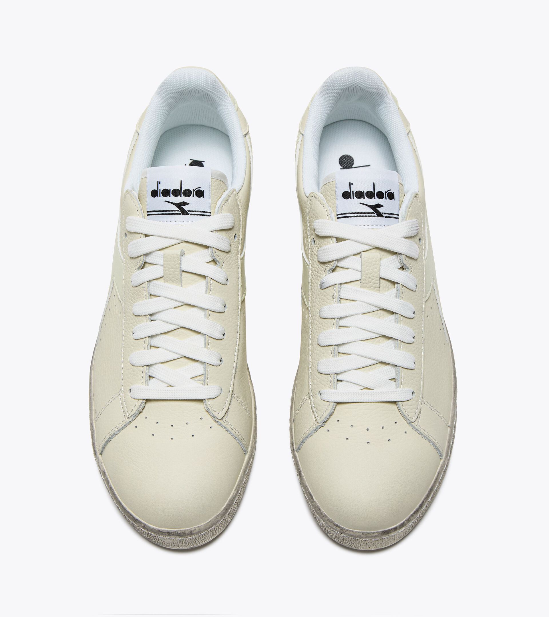 Sporty sneakers - Unisex GAME L LOW WAXED WHITE/WHITE/WHITE - Diadora
