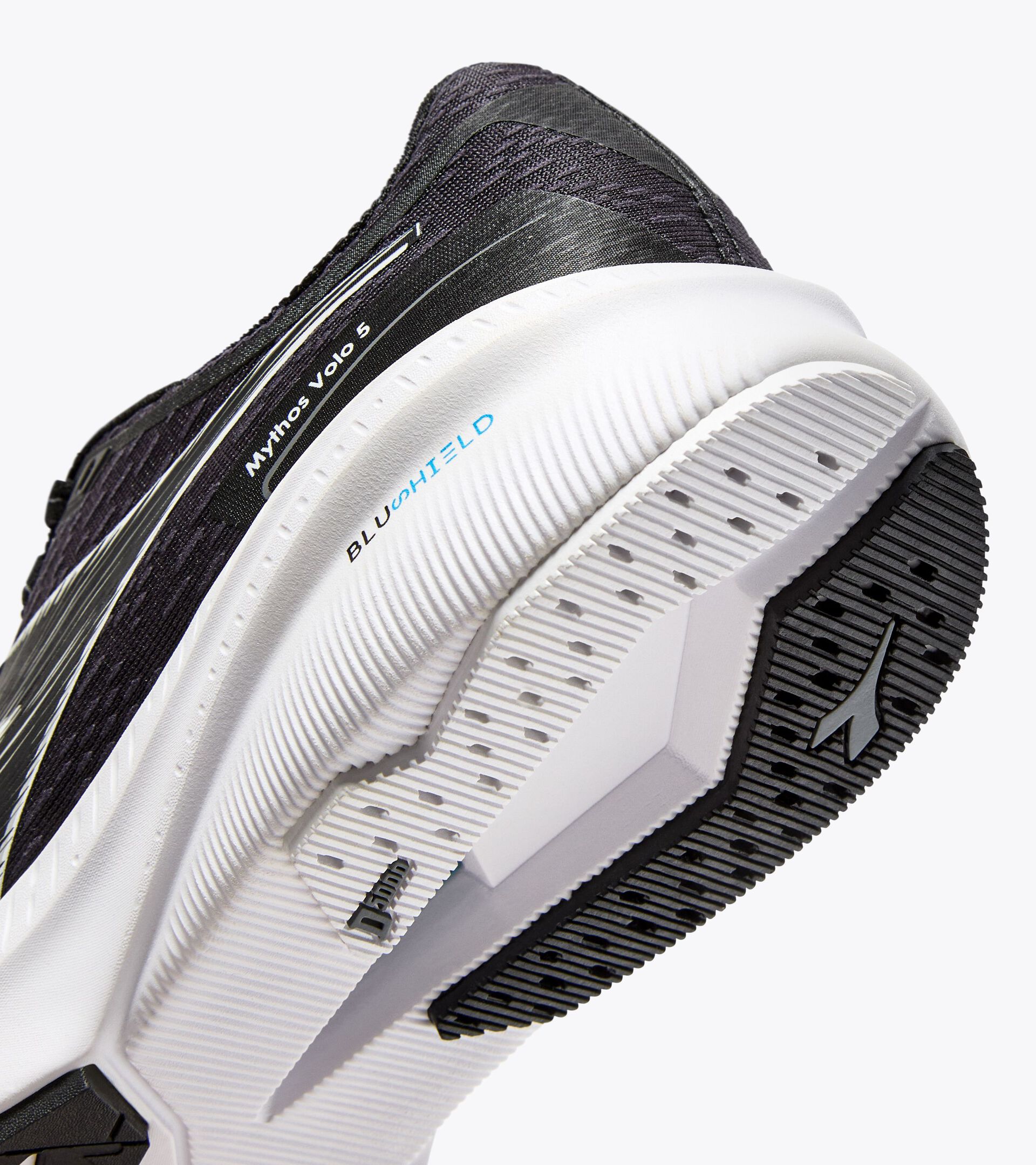 Running shoe - Stability and lightness - Donna MYTHOS BLUSHIELD VOLO 5 W BLACK/WHITE (C7406) - Diadora