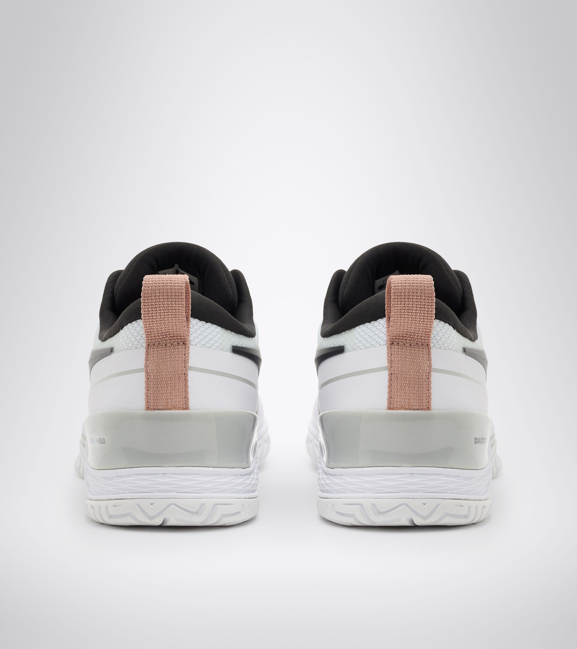 Footwear Sport DONNA SPEED BLUSHIELD 5 W AG WHITE/SILVER/BLACK. Diadora