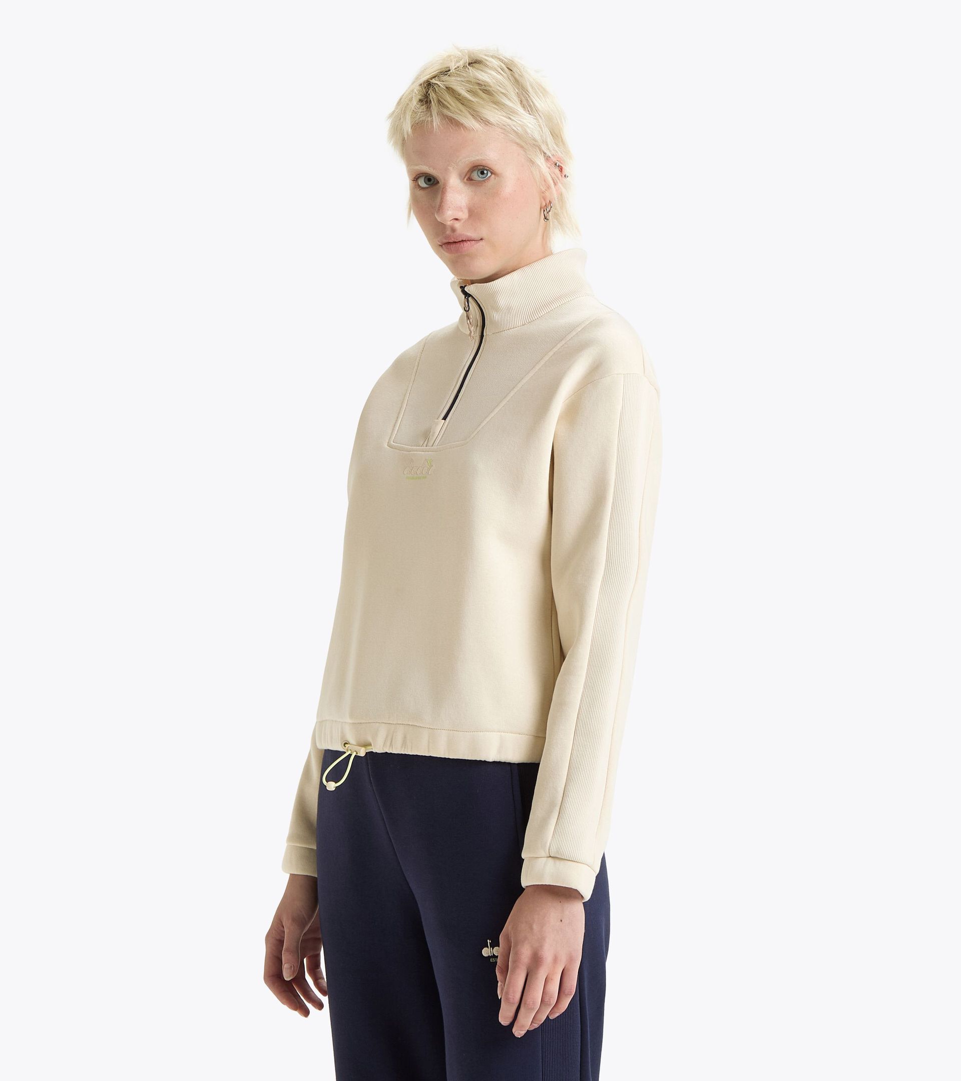 Half-zip sweatshirt - Women’s
 L. SWEATSHIRT 1/2 ZIP ATHL. LOGO LIGHT BEIGE - Diadora