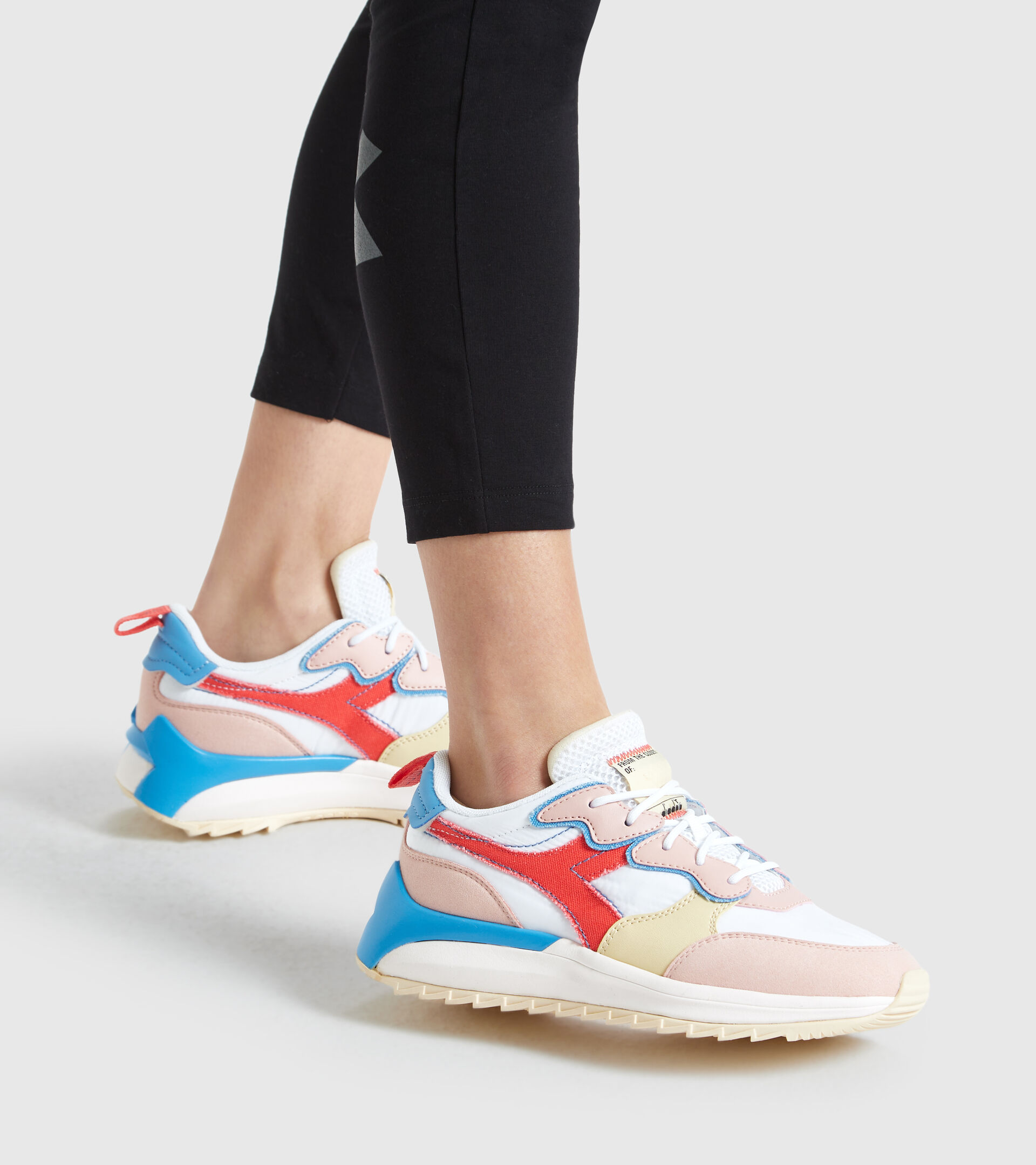 Sports shoes - Women JOLLY CANVAS WN WHITE/EVENING SAND/HOT CORAL - Diadora