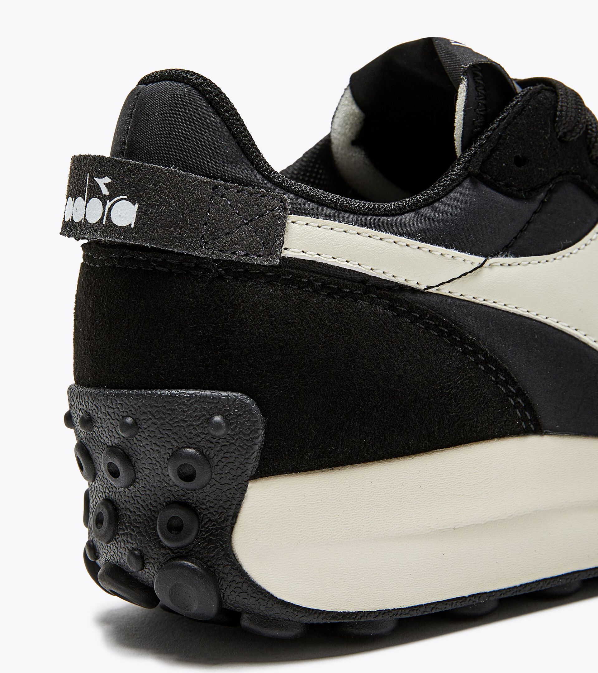 Chaussures de sportswear - Gender neutral RACE NYL NOIR/BLANC - Diadora