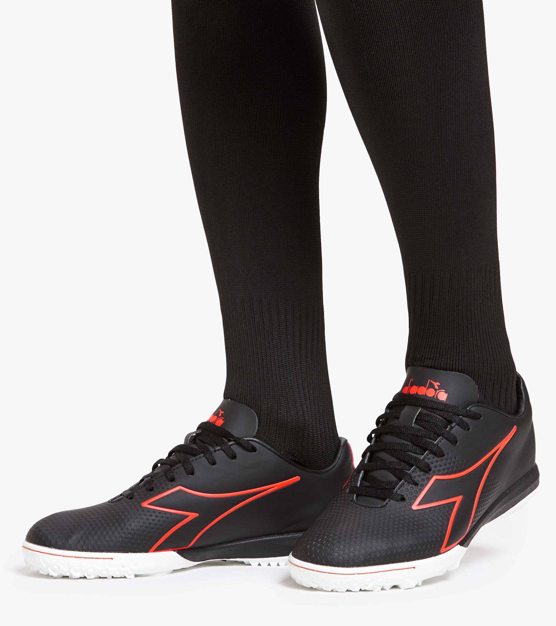 Footwear Sport UOMO PICHICHI 4 TFR NERO/ROSSO FLUO/BIANCO Diadora