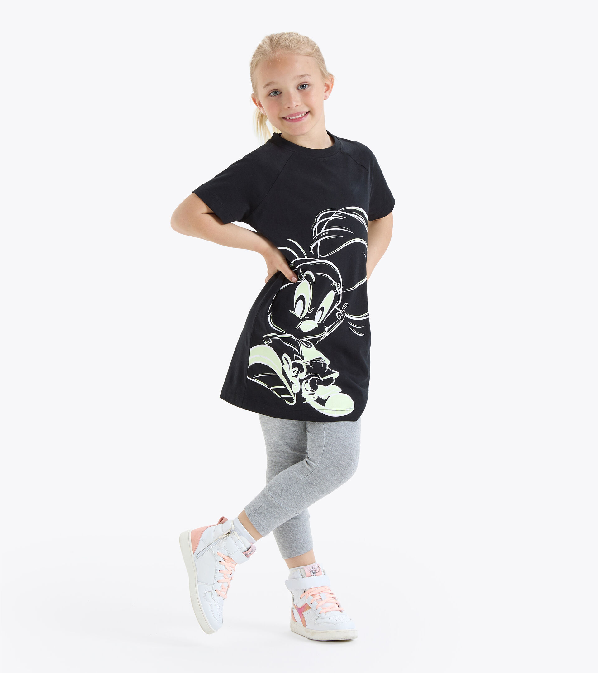 Cotton t-shirt - Girls
JG.MAXI T-SHIRT SS WB BLACK - Diadora