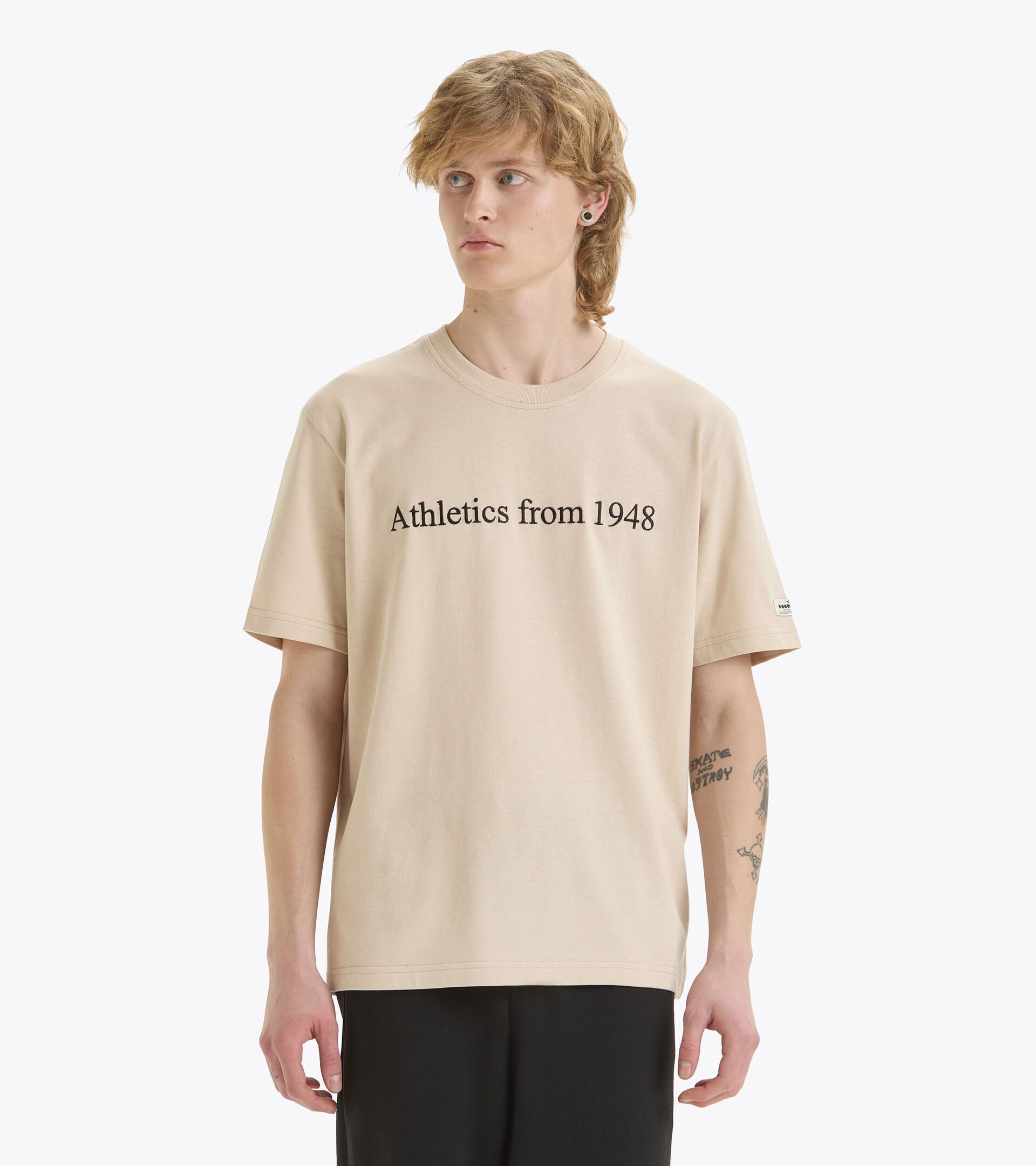 Camiseta de 50 % algodón reciclado - Made in Italy - Gender neutral
 T-SHIRT SS LEGACY DIA LLUVIOSO - Diadora
