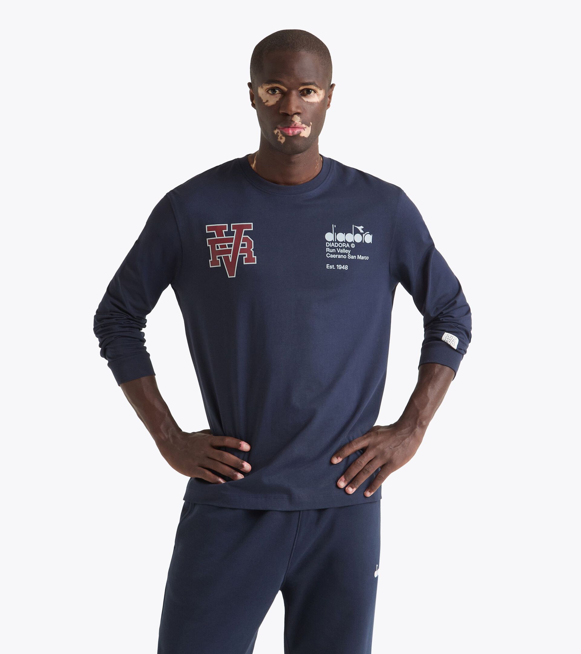 T-Shirt im College-Stil - Run Valley - Für alle Geschlechter
T-SHIRT LS RUN VALLEY NACHTSBLAU - Diadora