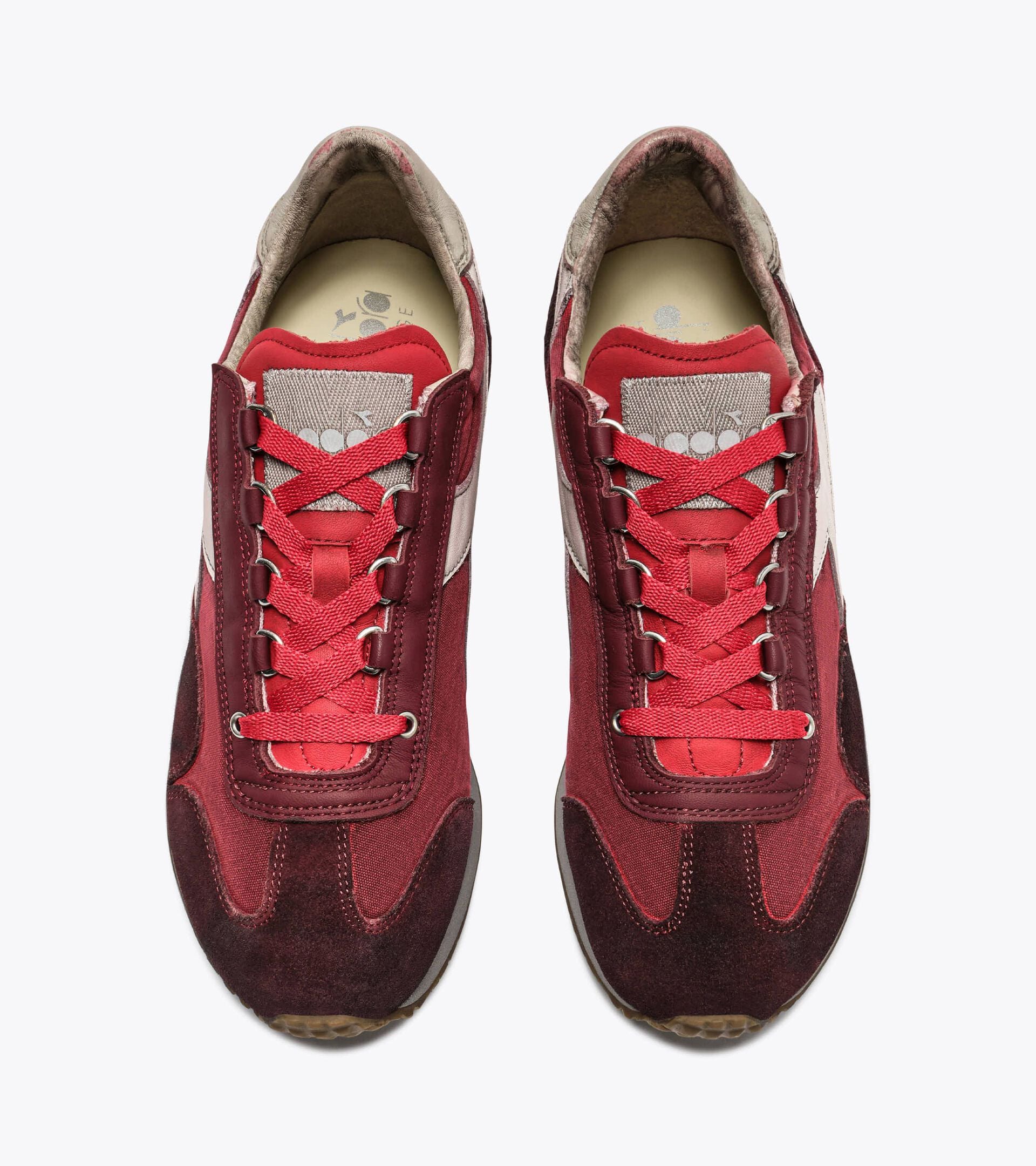 Zapatilla Heritage de ca&ntilde;a baja - Para todos los g&eacute;neros
 EQUIPE DIRTY SW EVO HORNEADO MANZANA - Diadora