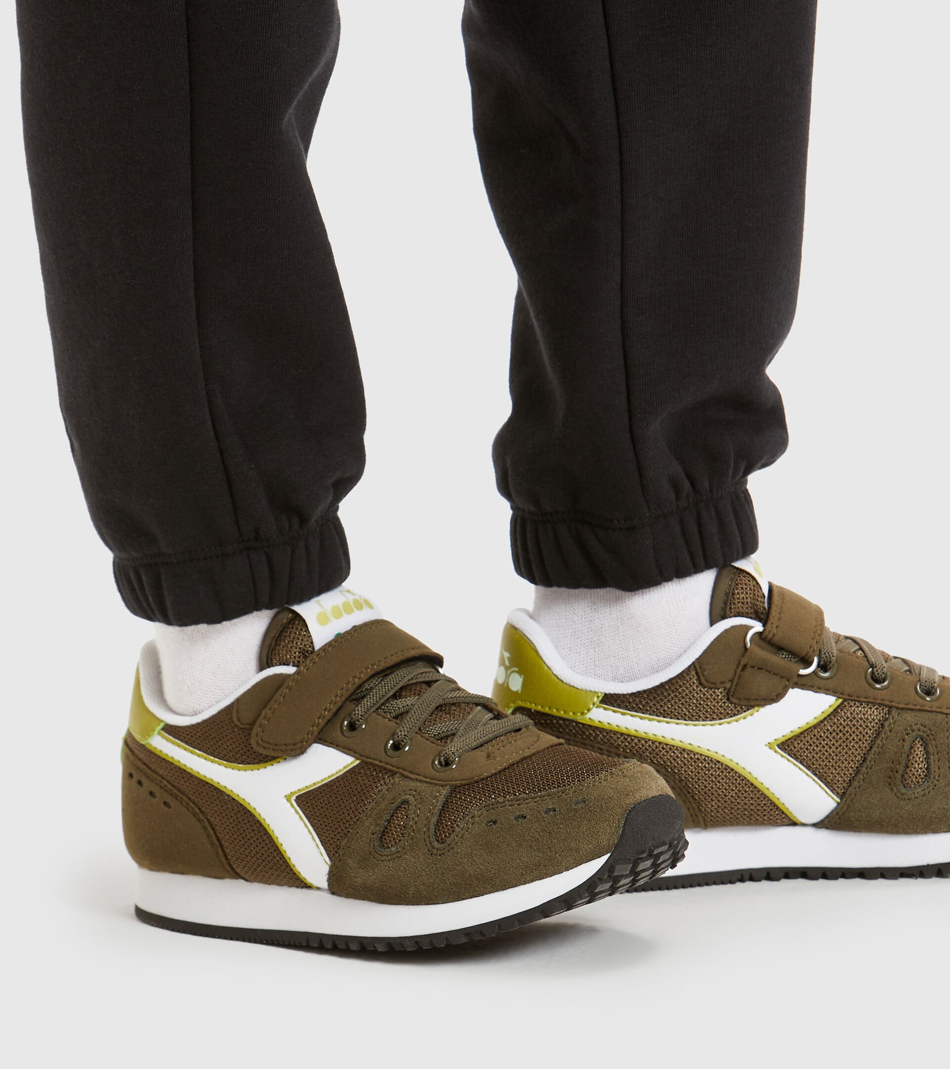 Sports shoes - Kids 4-8 years SIMPLE RUN PS OLIVE GREEN - Diadora