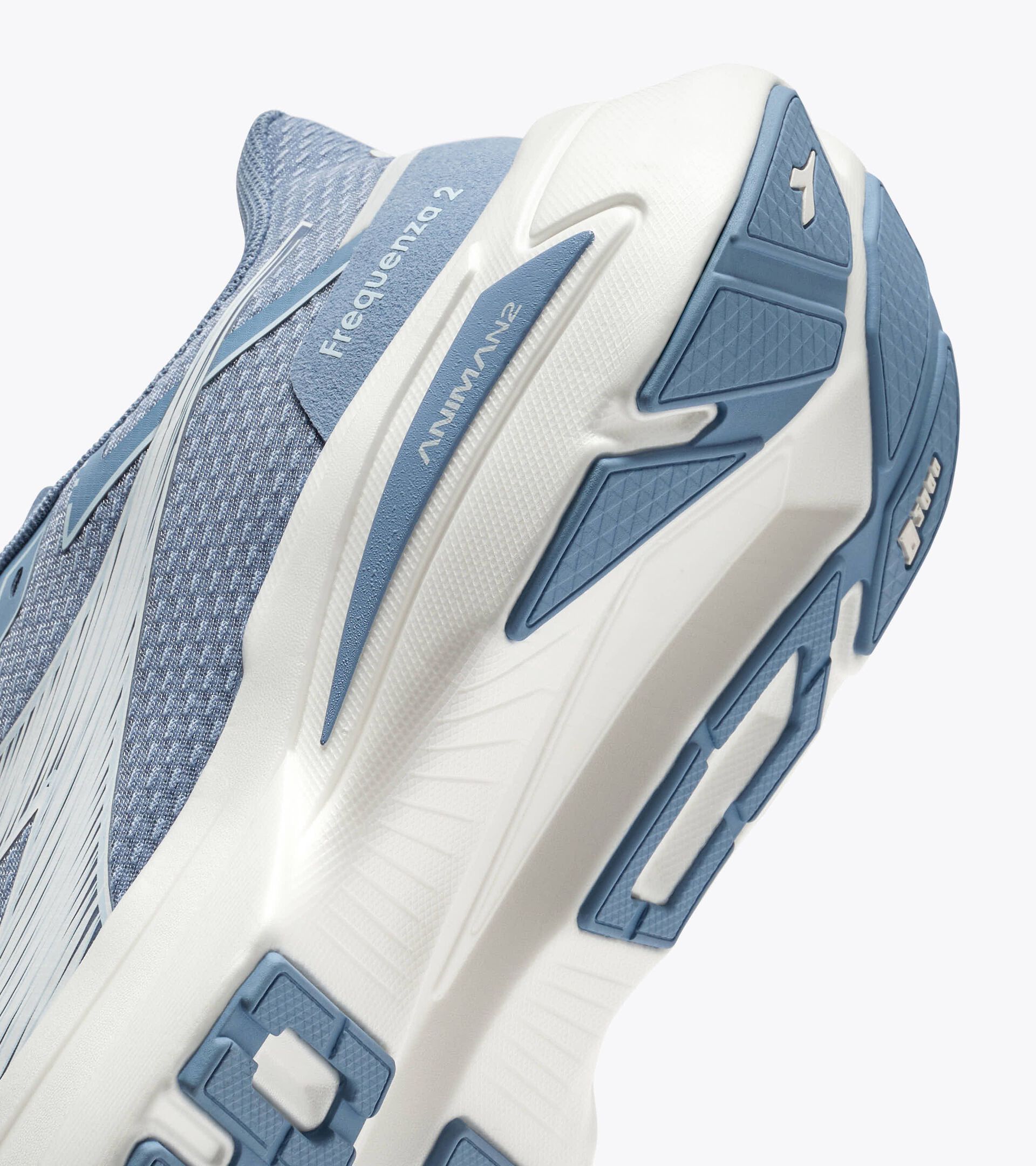 Running shoe - Lightness and reactivity - Men&rsquo;s FREQUENZA 2 ENDLESS SKY /WHITE - Diadora