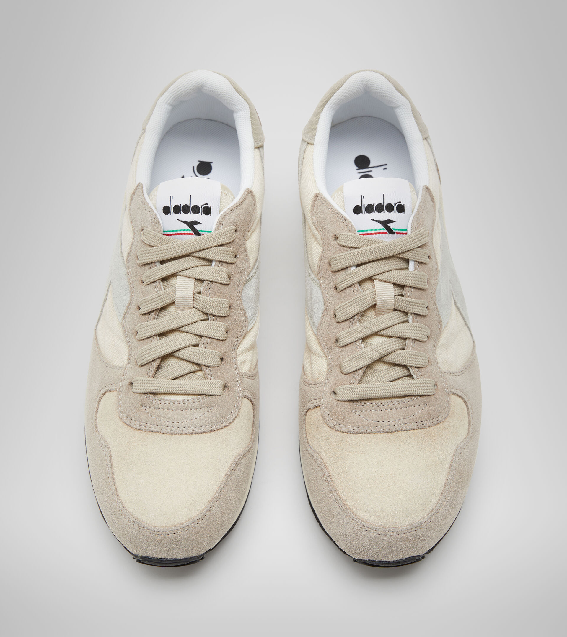 Sporty sneakers - Unisex CAMARO SUEDE PARCHMENT/FEATHER GRY/ALFALFA - Diadora