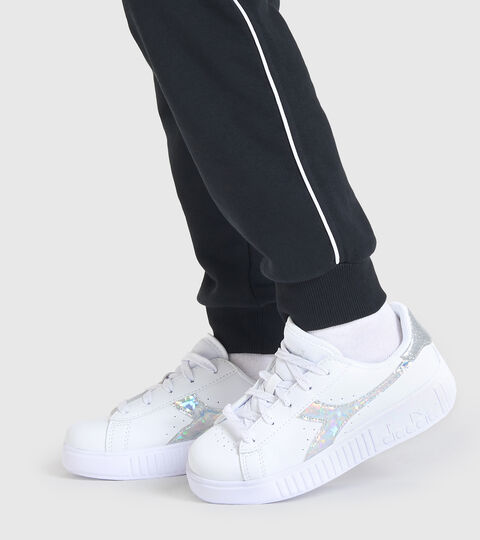 GAME STEP DIAMONDS PS, WHITE/SILVER Sports shoes - Kids 4-8 years GAME STEP DIAMONDS PS WHITE/SILVER - Diadora