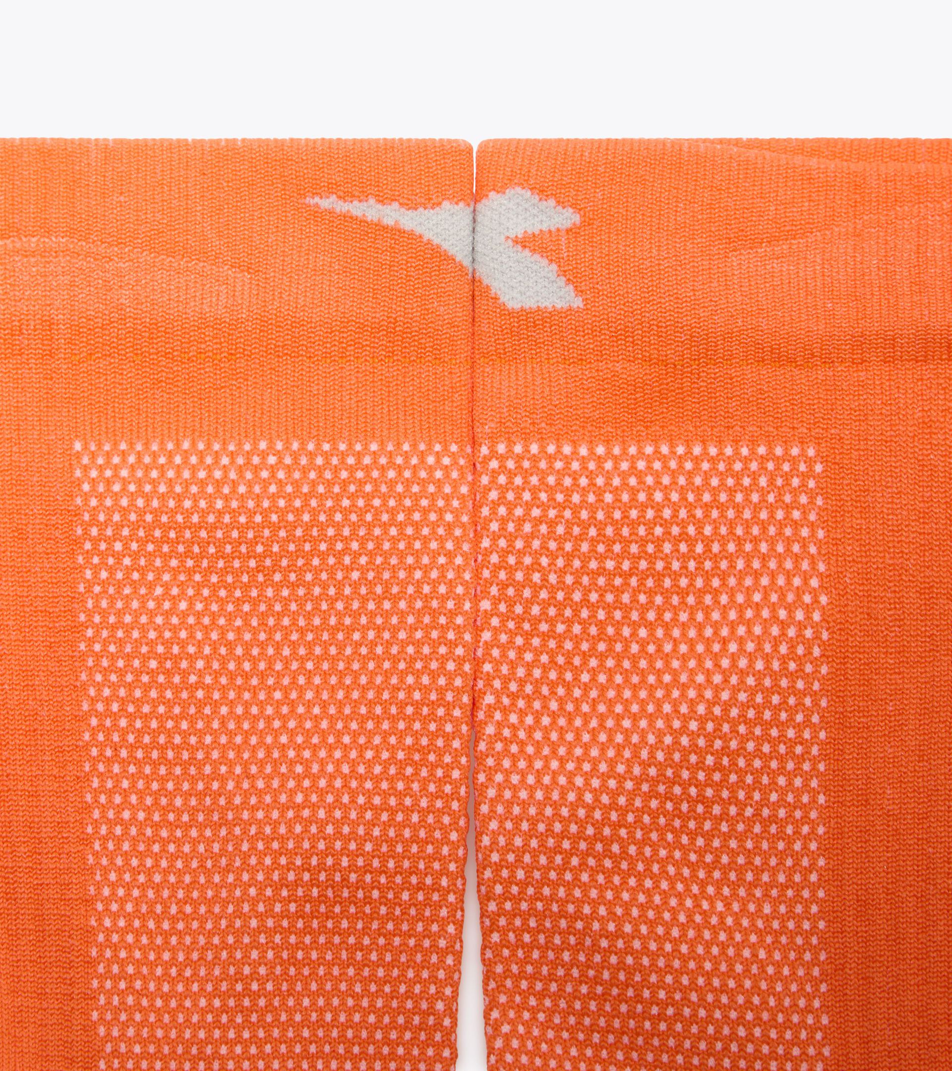 Calcetines de running - Para todos los g&eacute;neros STRATOUNO CREW SOCKS NARANJA NECTARINA - Diadora