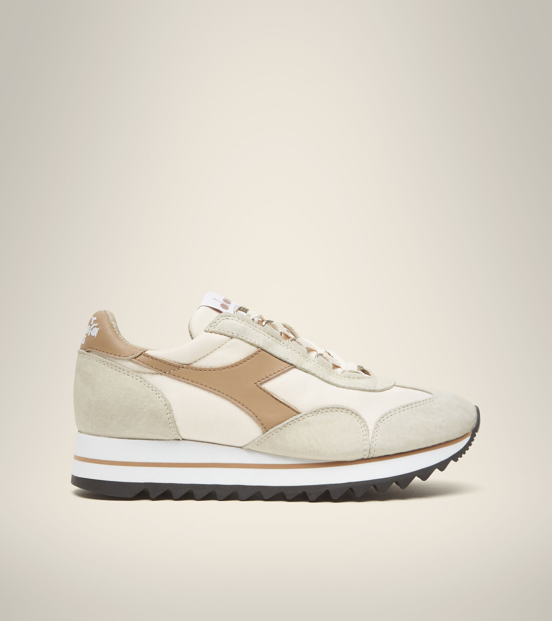 Heritage shoe - Women EQUIPE SUEDE SW EVO WN EGG WHITE - Diadora