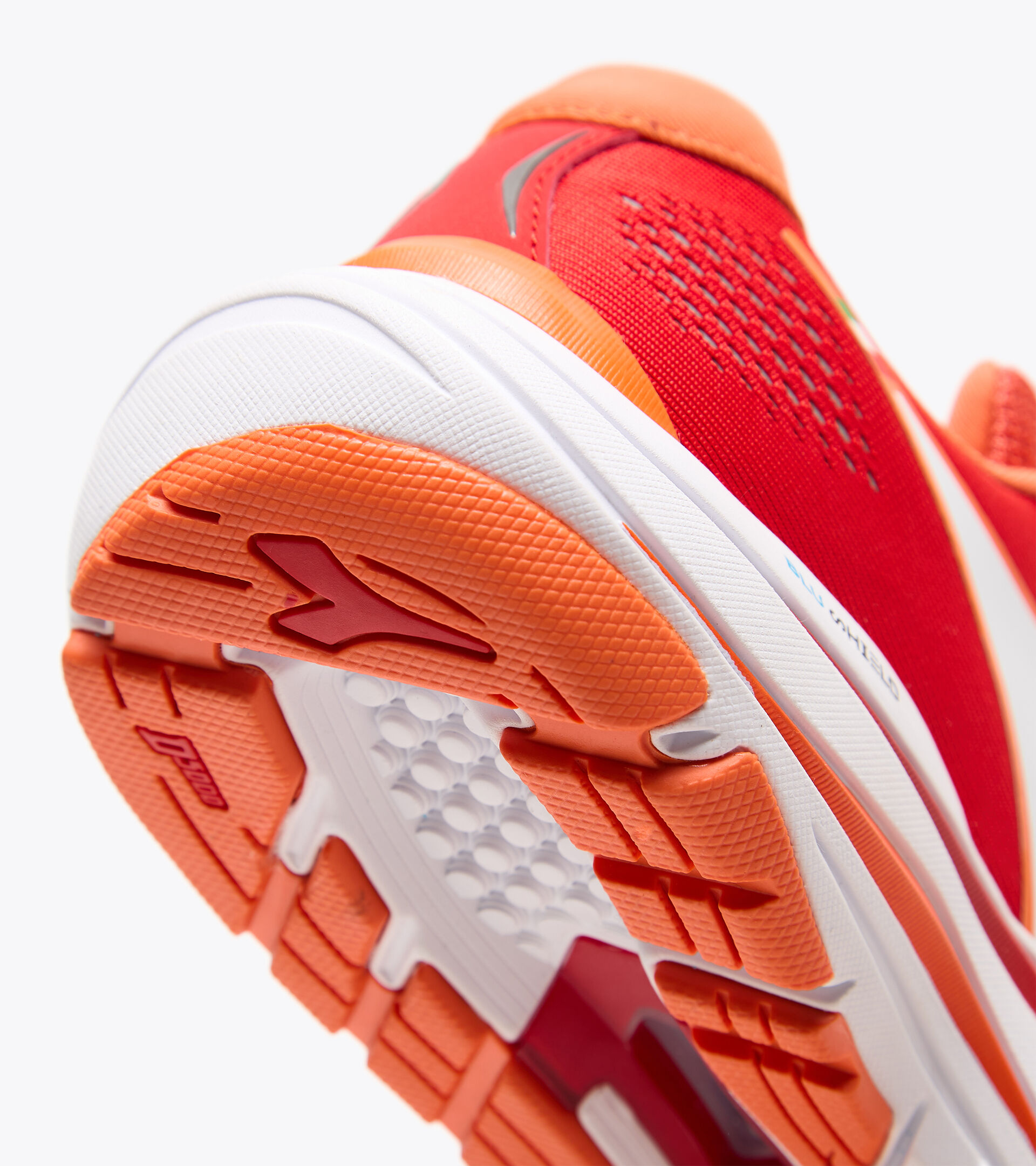 Zapatillas de running - Mujer MYTHOS BLUSHIELD 7 VORTICE W ROJO INTENSO/BLCO/NRNJ BERMELL - Diadora