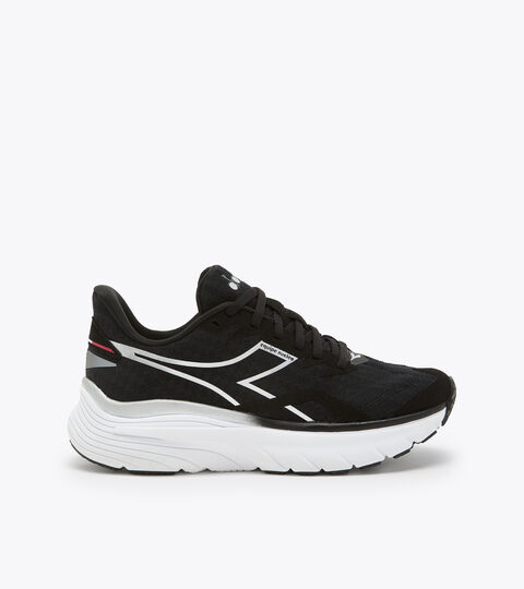Running Shoes - Woman EQUIPE NUCLEO W BLACK/SILVER/WHITE - Diadora