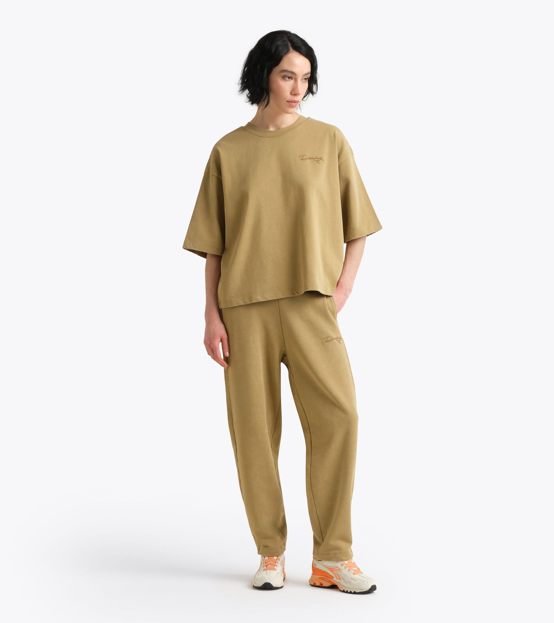 T-shirt in cotone stile retro - Donna
 L. T-SHIRT SS AVENUE LAB I VERDE CACHI (70361) - Diadora