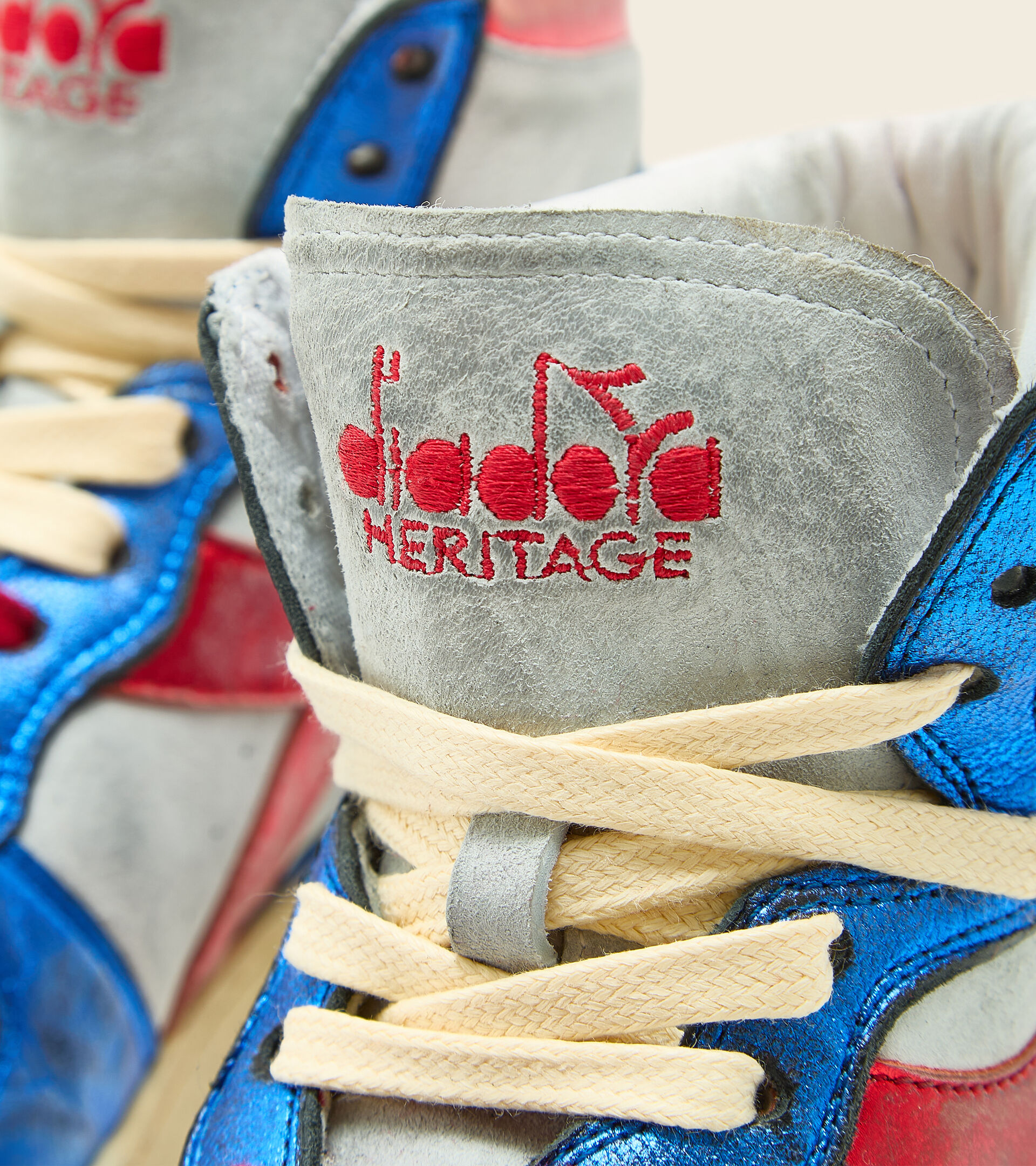 Zapatillas Heritage - Unisex MI BASKET METALLIC PIGSKIN USED WHITE/BLUE - Diadora