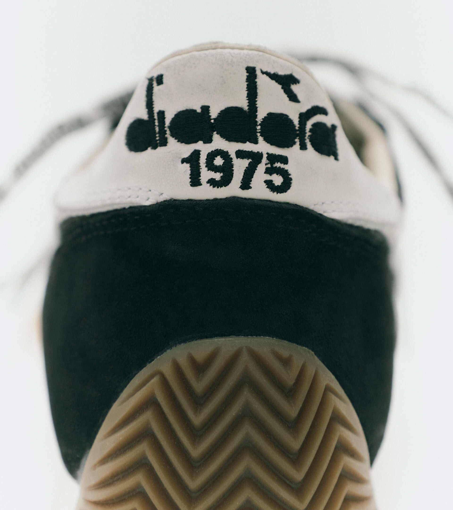 Heritage Sneaker - All-gender EQUIPE VELA SW BLACK - Diadora
